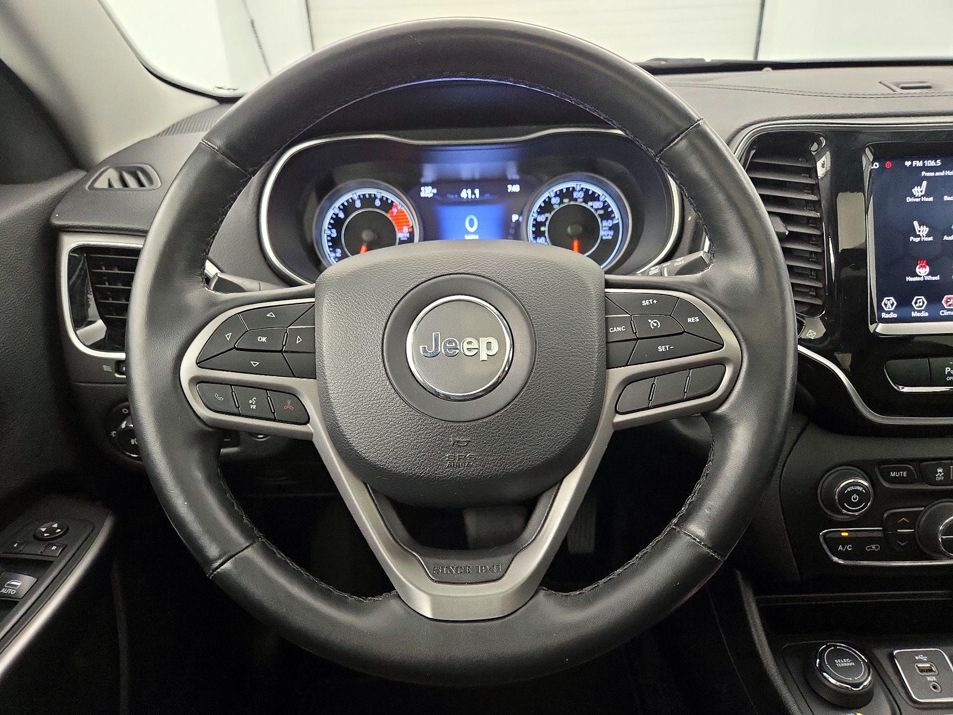 Thumbnail: 2019 Jeep Cherokee - 10