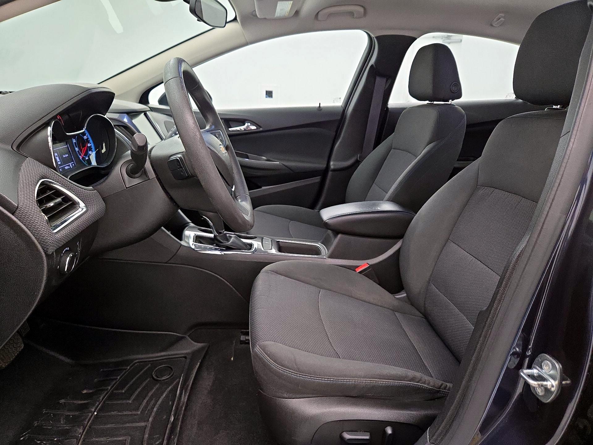 Thumbnail: 2016 Chevrolet Cruze - 11