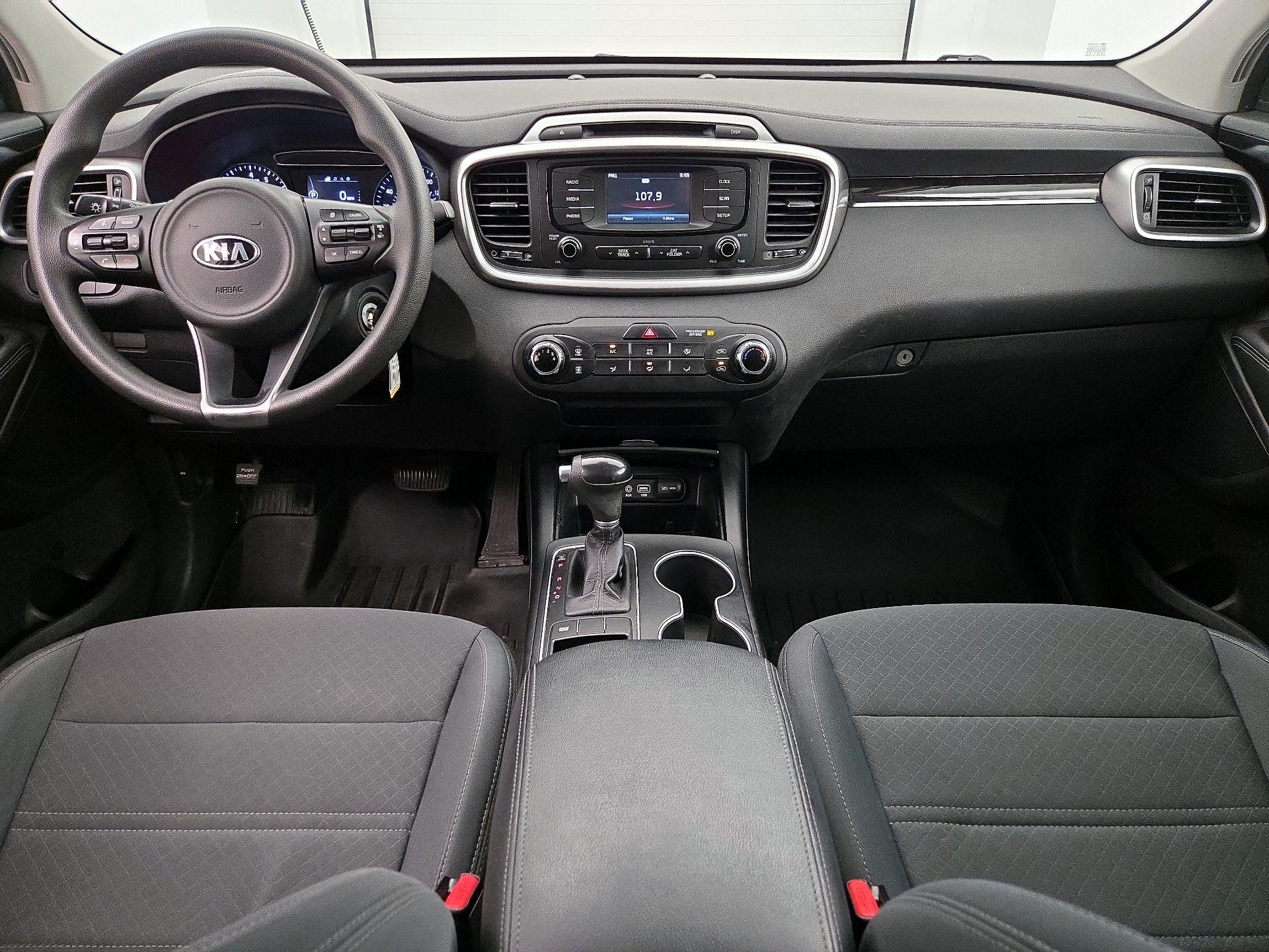 Thumbnail: 2017 Kia Sorento - 9