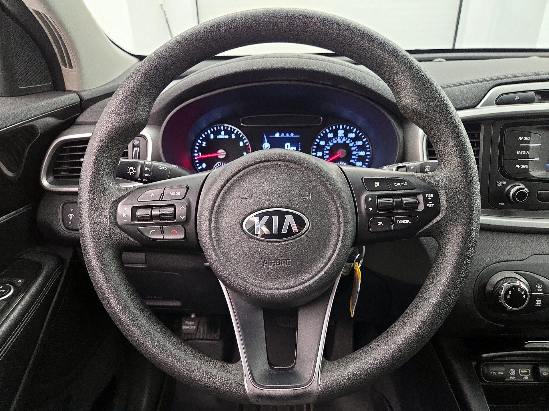 Thumbnail: 2017 Kia Sorento - 10