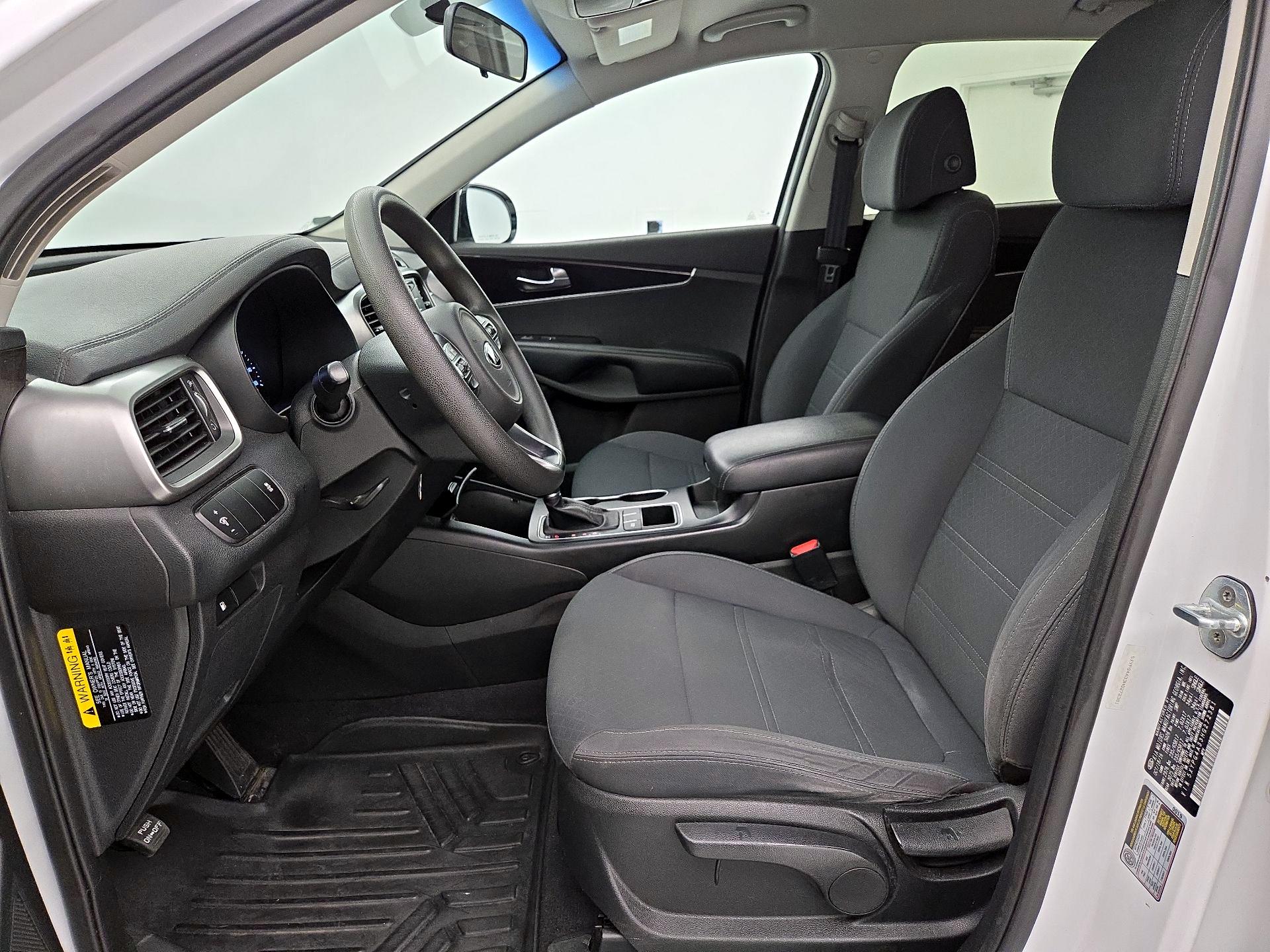 Thumbnail: 2017 Kia Sorento - 11