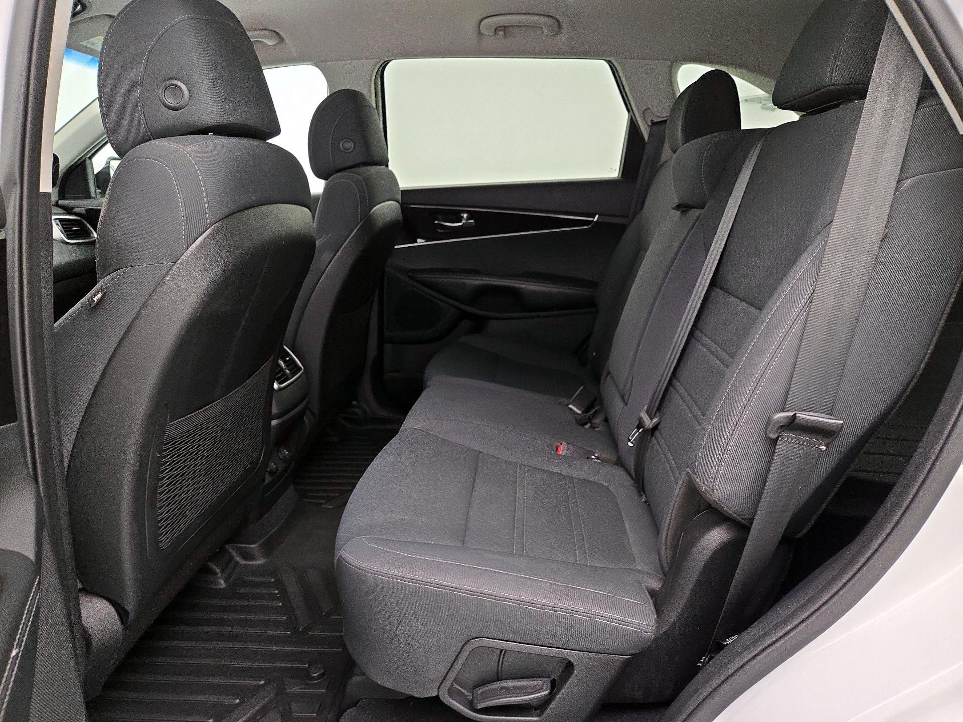 Thumbnail: 2017 Kia Sorento - 19