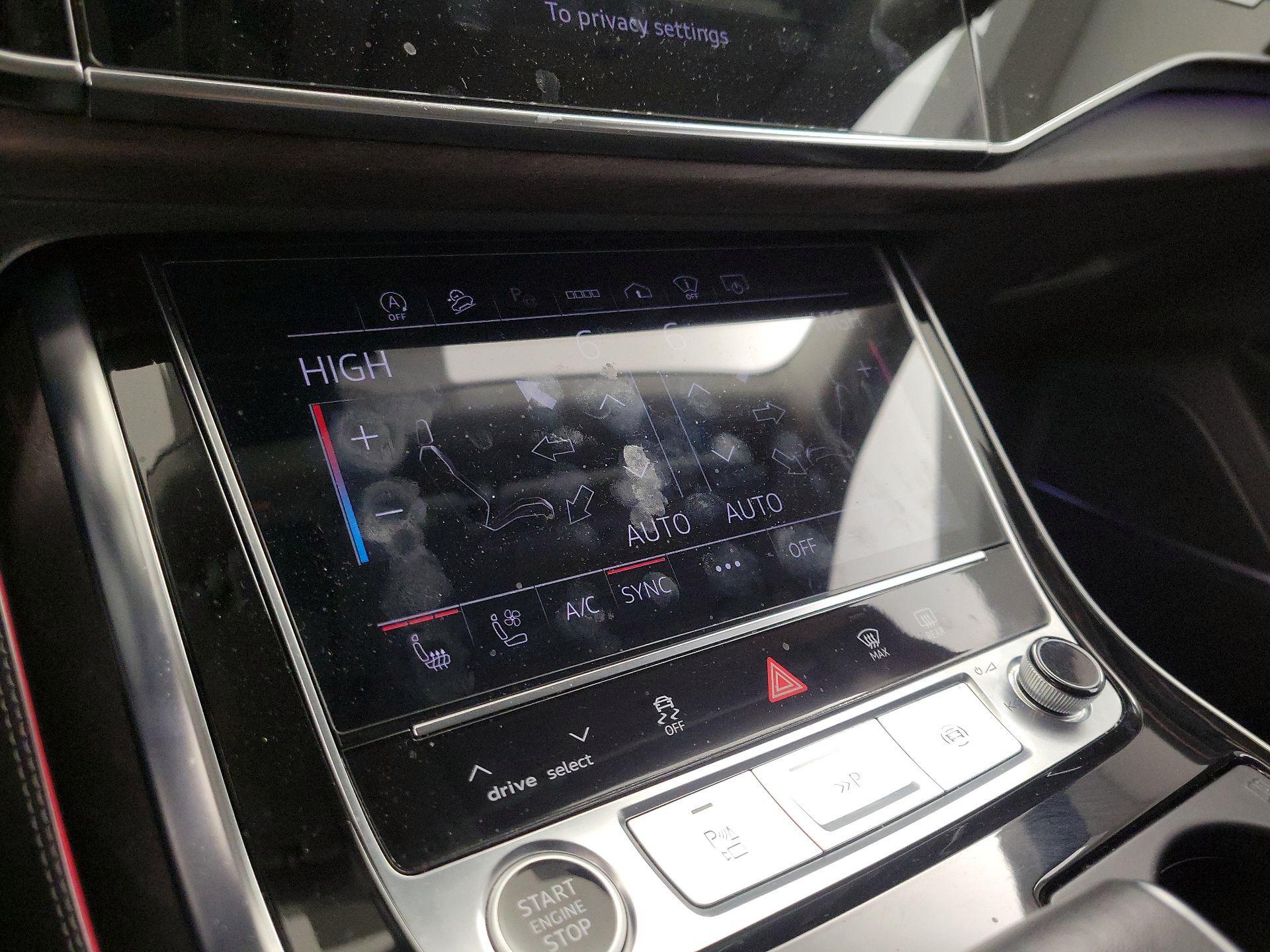 Thumbnail: 2023 Audi Q8 - 17