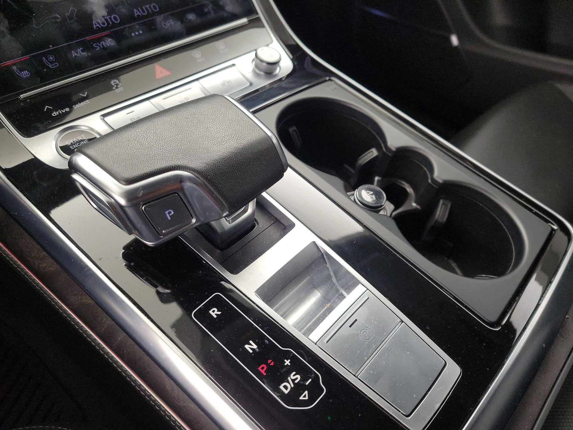 Thumbnail: 2023 Audi Q8 - 18