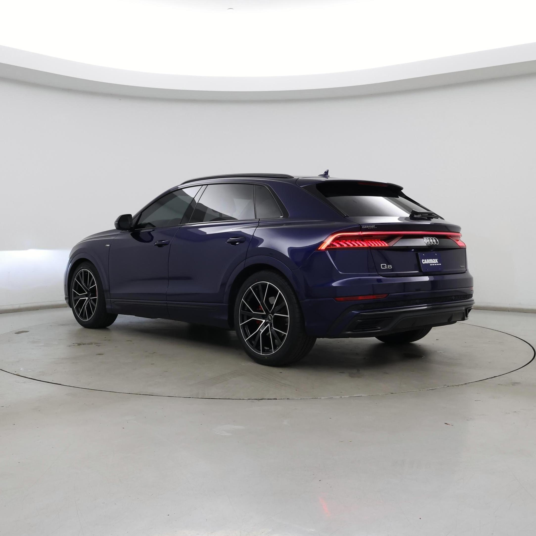 Thumbnail: 2023 Audi Q8 - 2