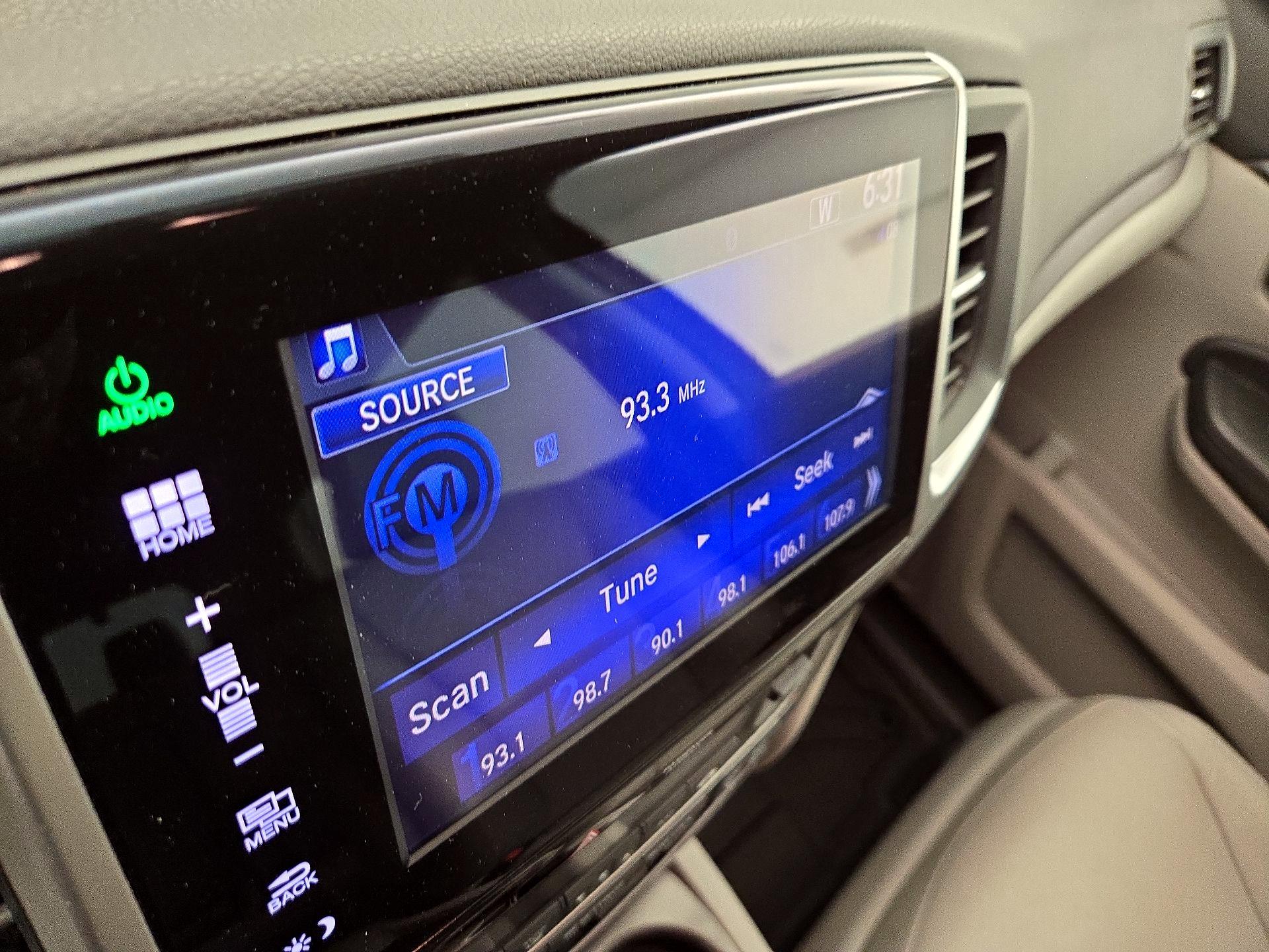 Thumbnail: 2016 Honda Pilot - 15