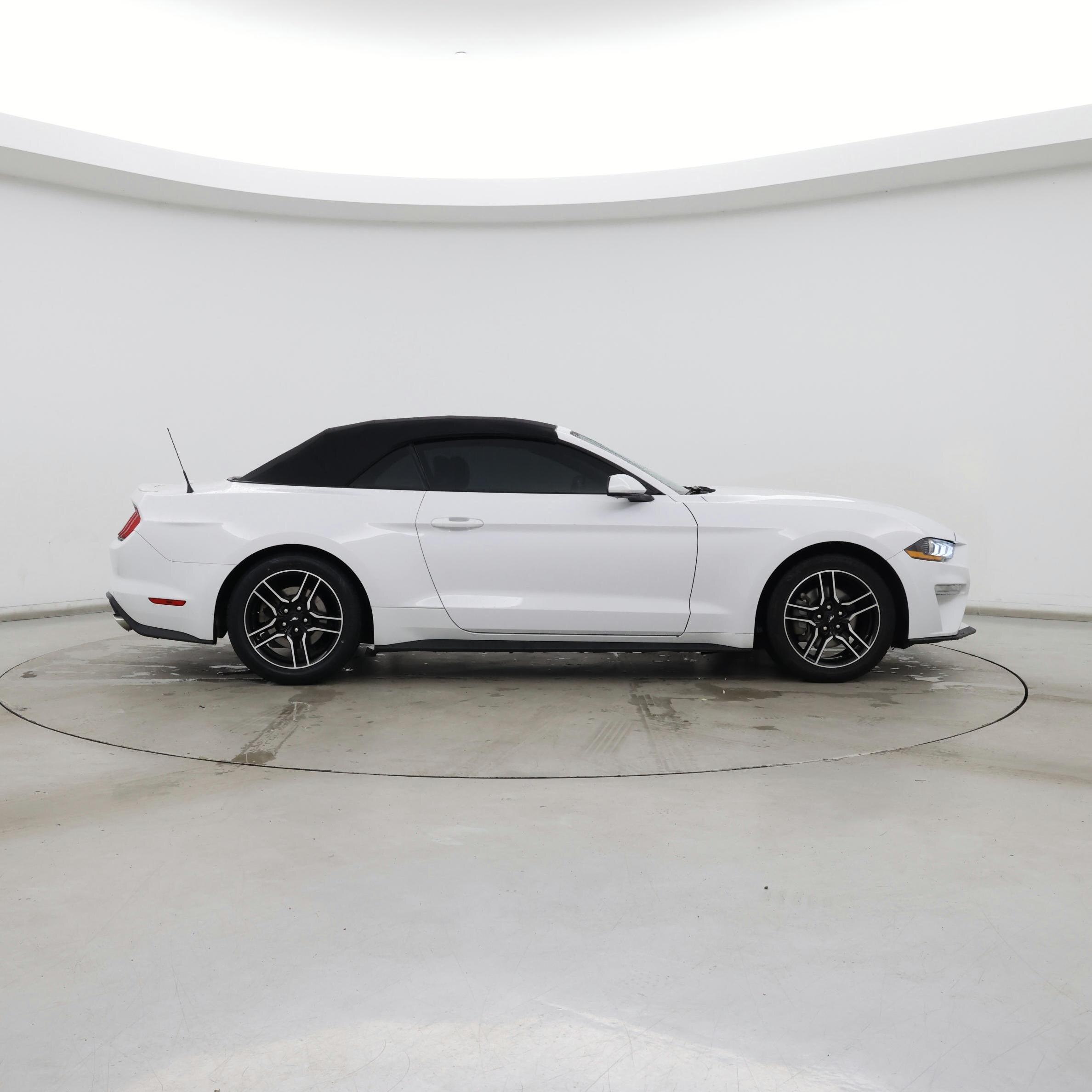 Thumbnail: 2022 Ford Mustang - 7