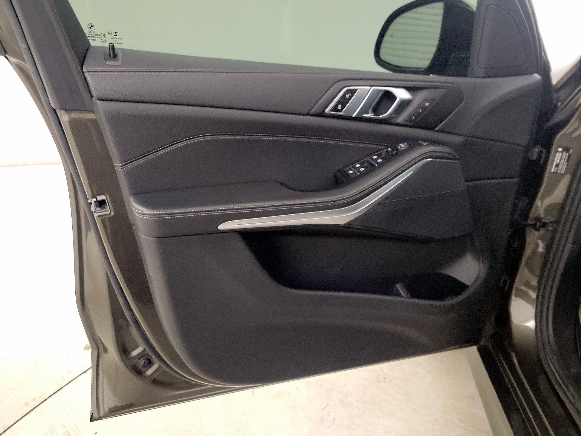 Thumbnail: 2022 BMW X5 - 12