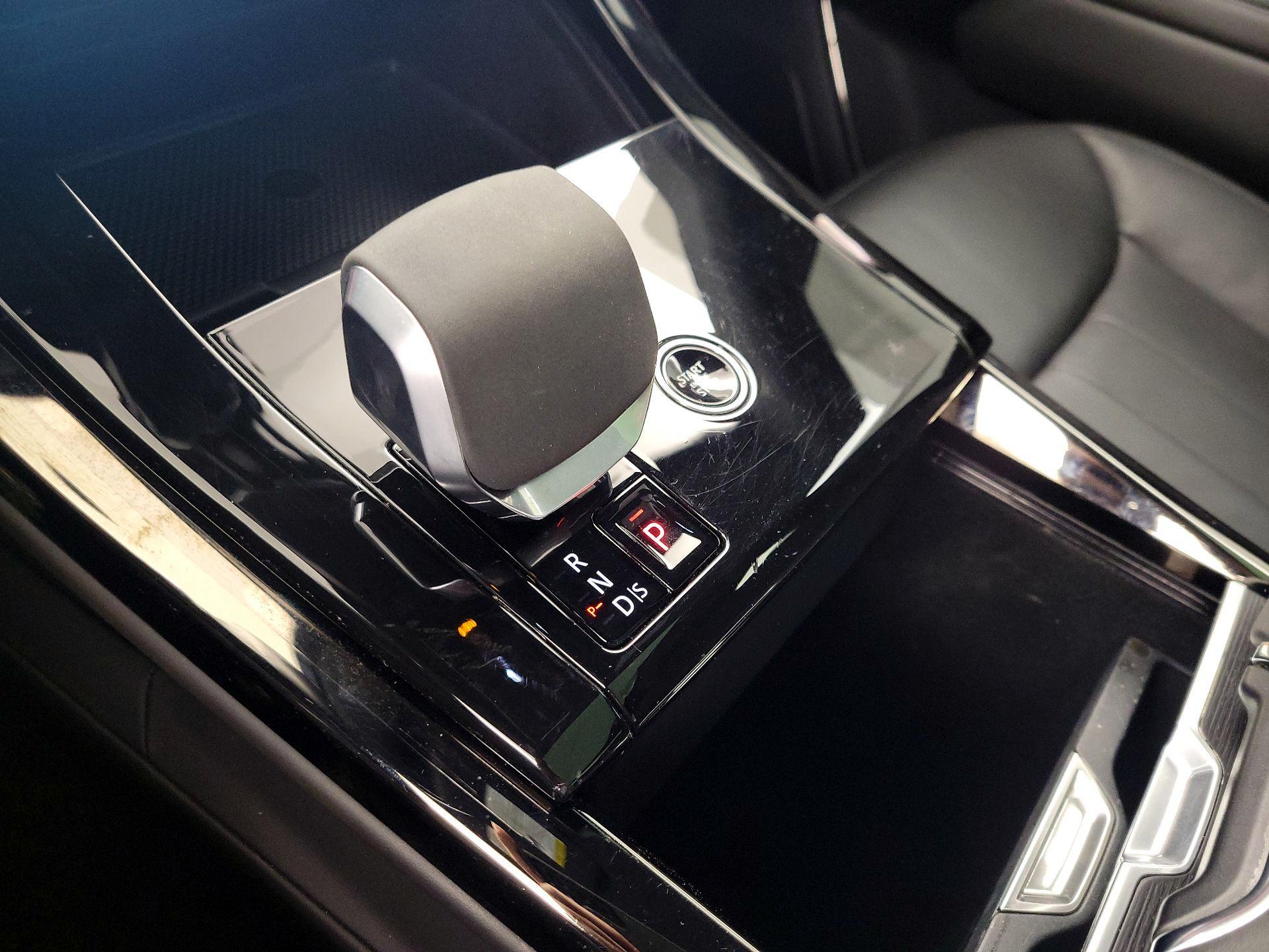 Thumbnail: 2024 Land Rover Range Rover Sport - 17