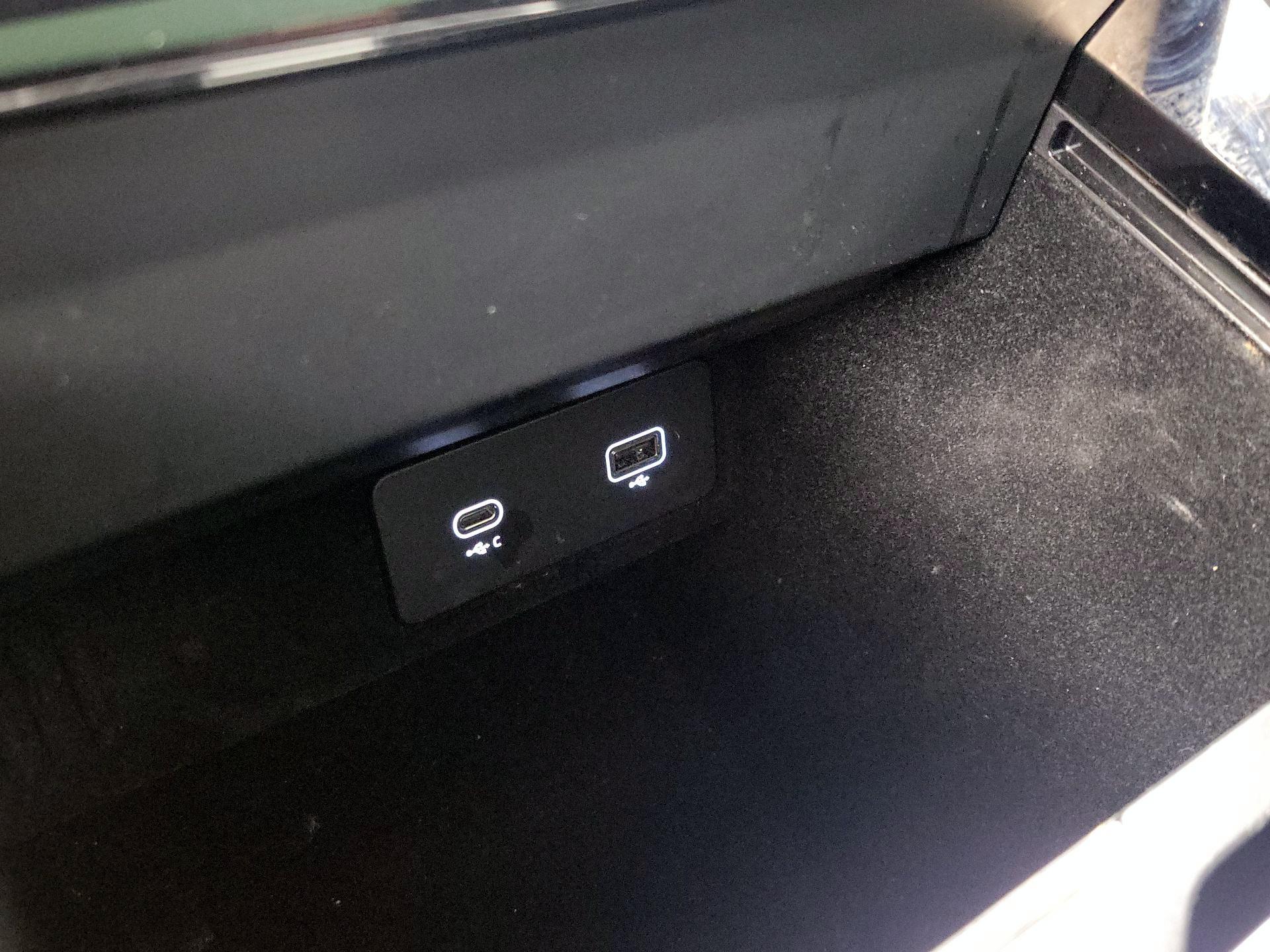 Thumbnail: 2024 Land Rover Range Rover Sport - 18