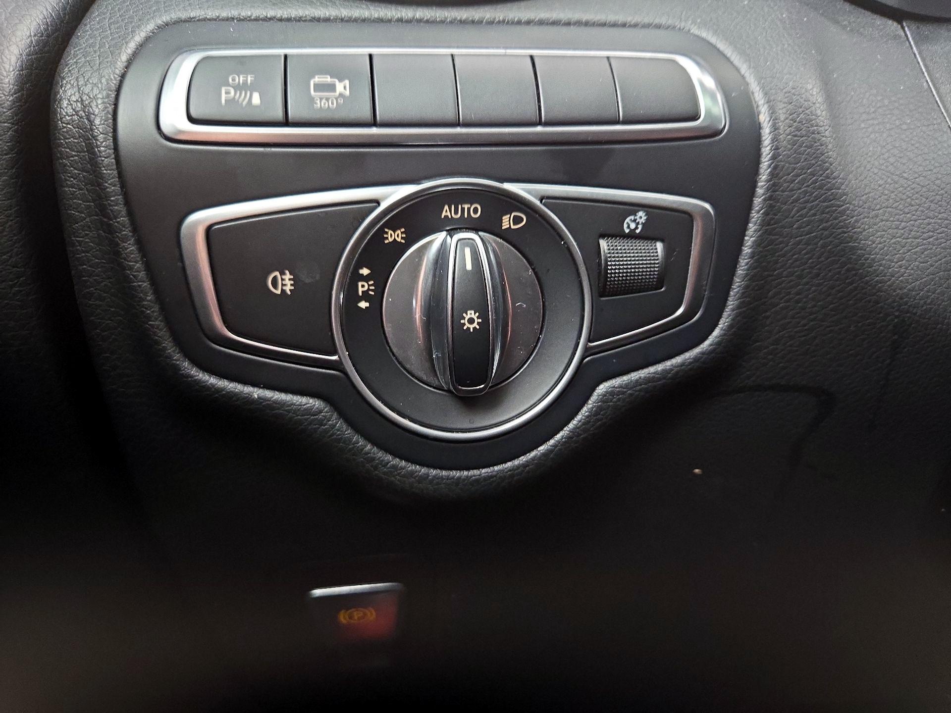 Thumbnail: 2018 Mercedes-Benz GLC - 13