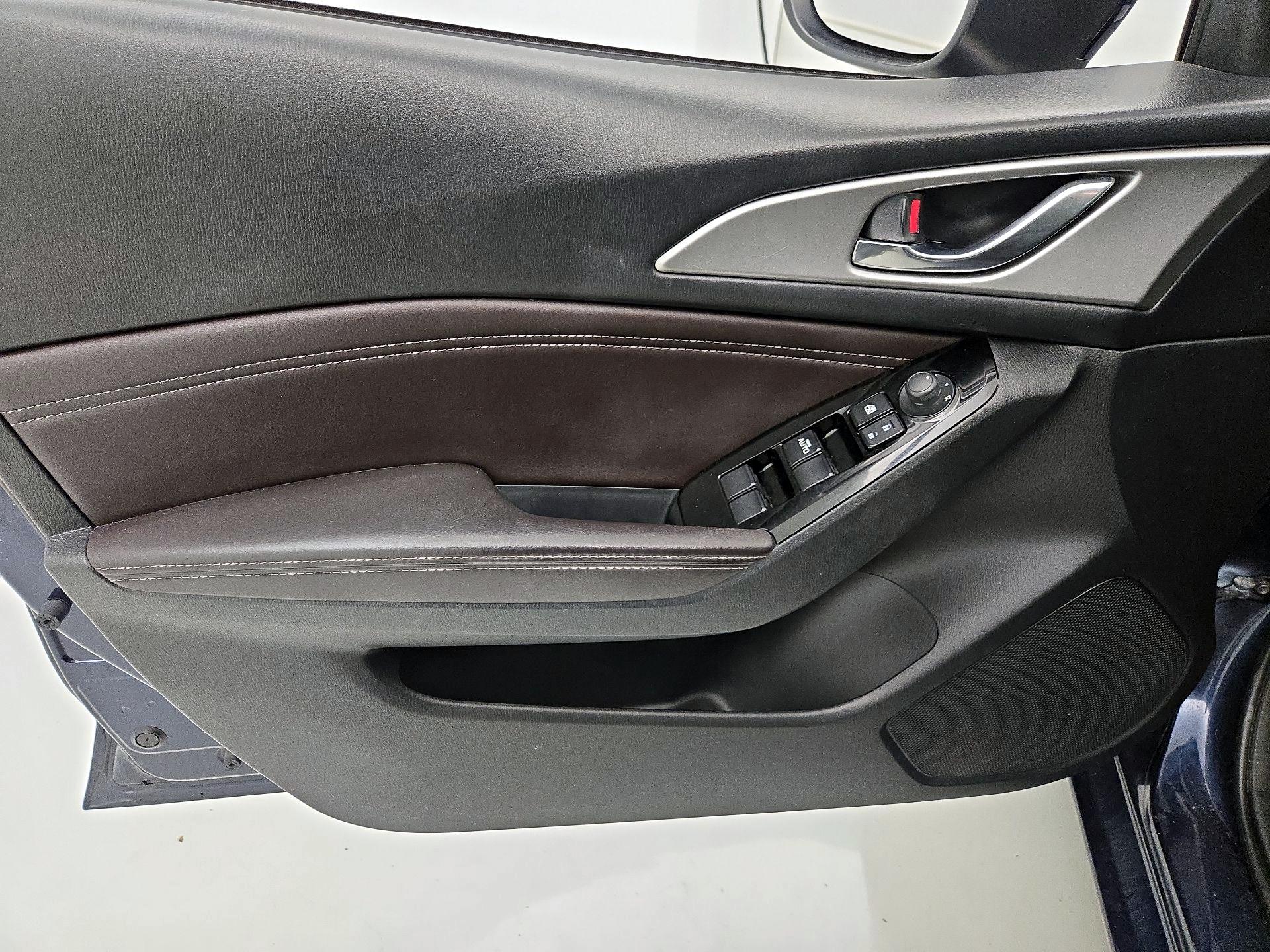 Thumbnail: 2018 Mazda Mazda3 - 12