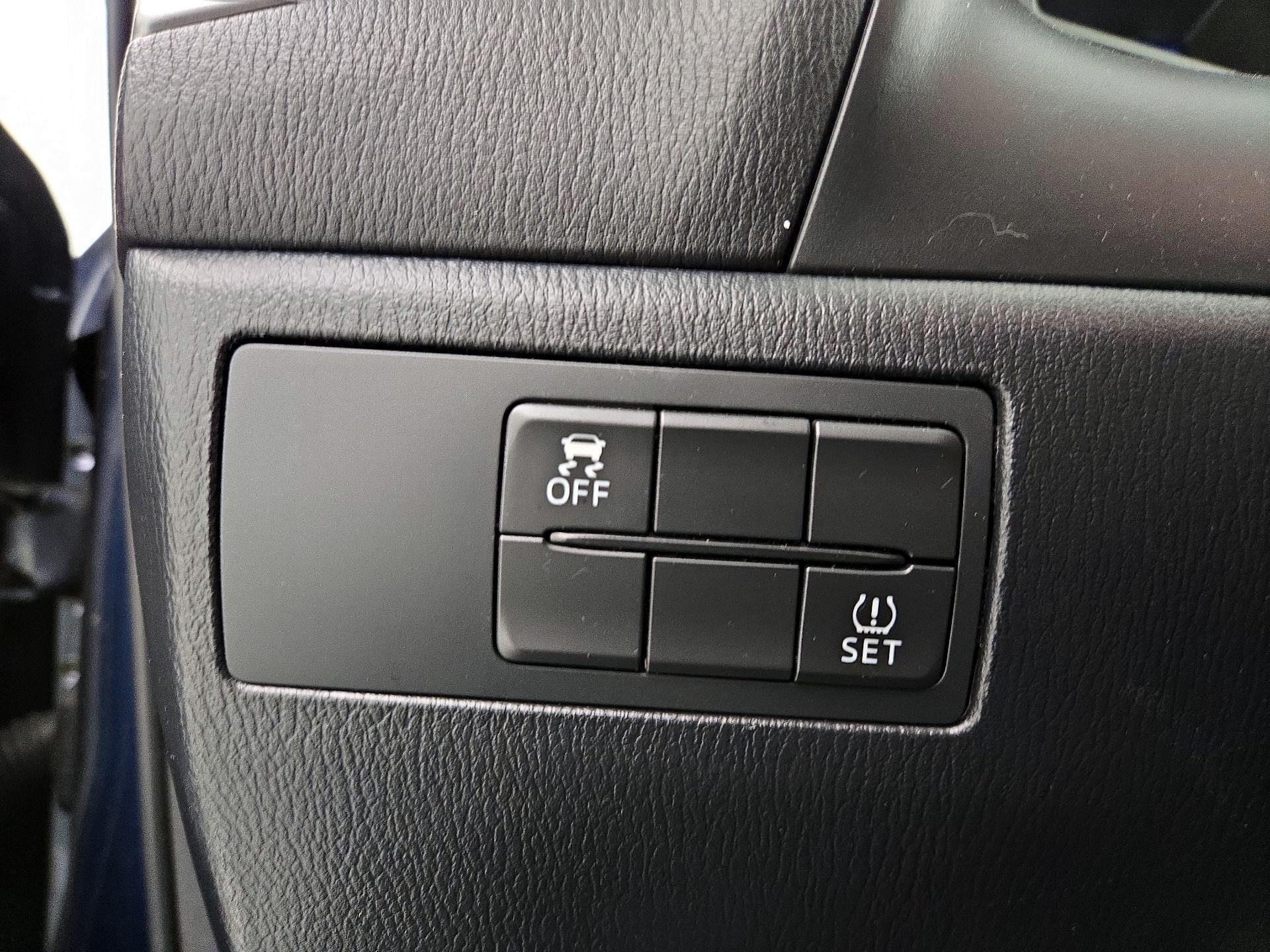 Thumbnail: 2018 Mazda Mazda3 - 13