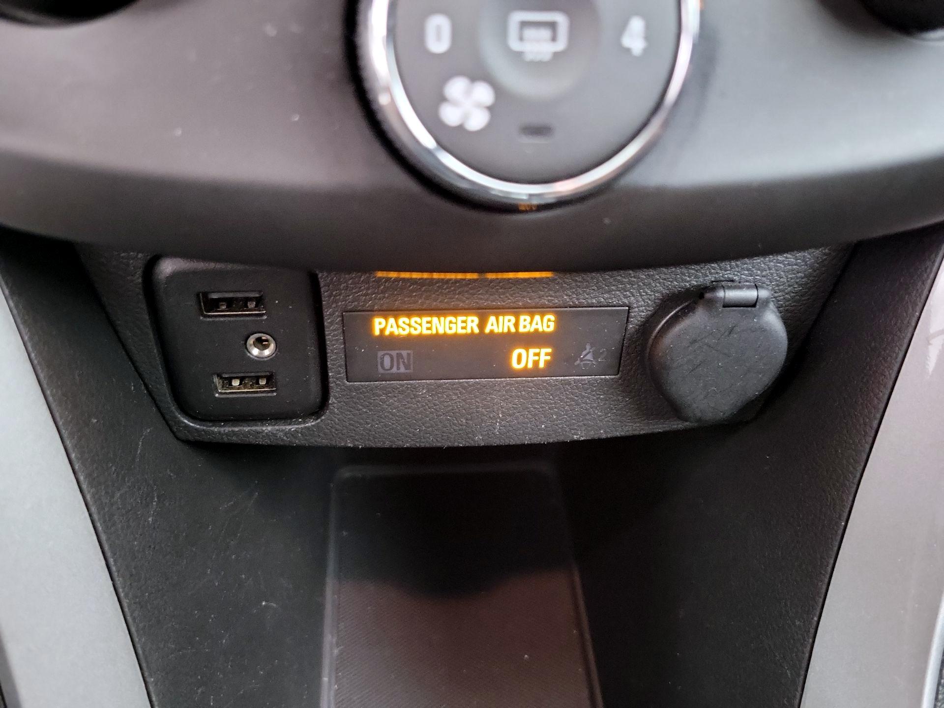 Thumbnail: 2021 Chevrolet Trax - 18