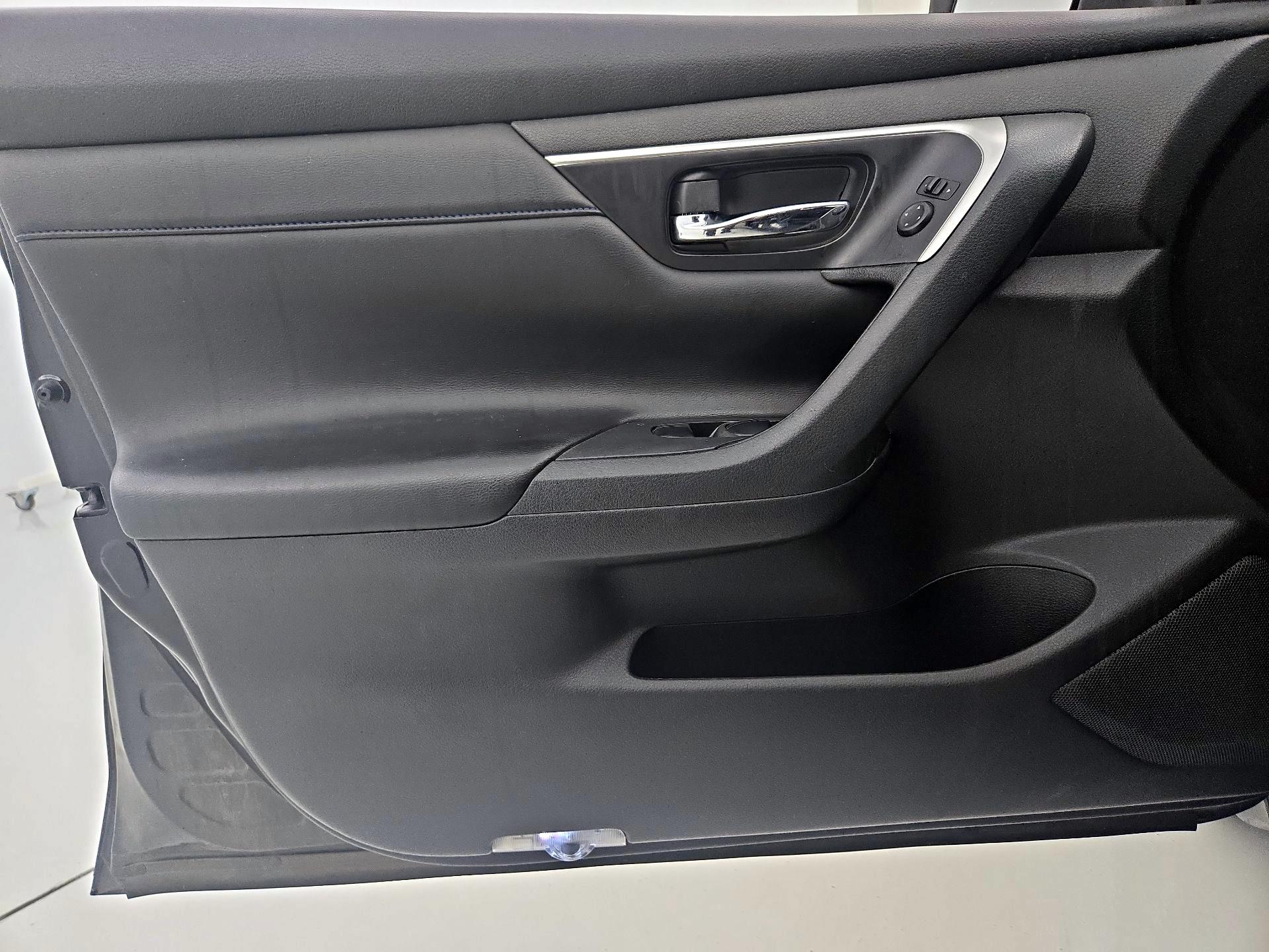 Thumbnail: 2018 Nissan Altima - 12