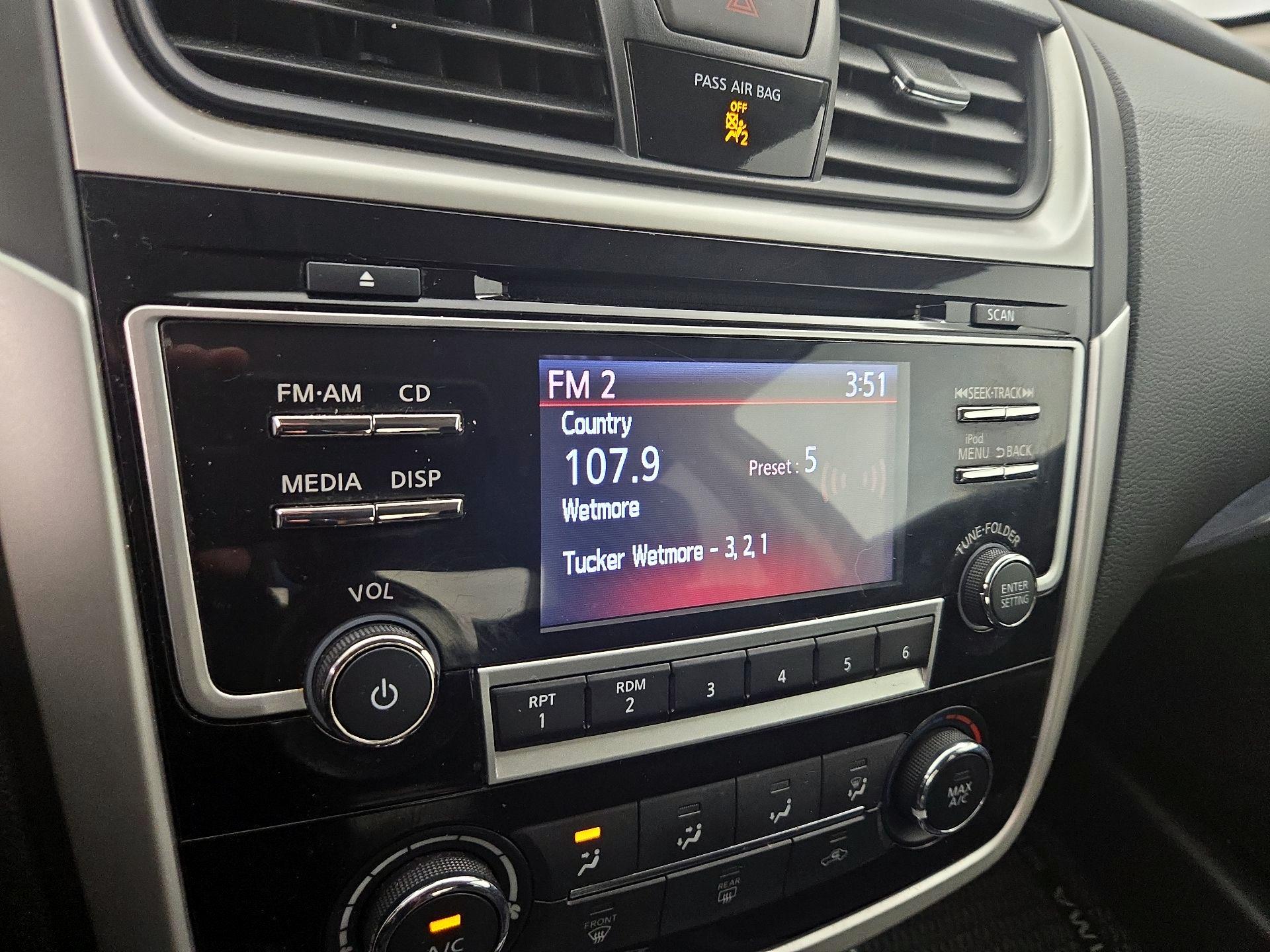 Thumbnail: 2018 Nissan Altima - 15