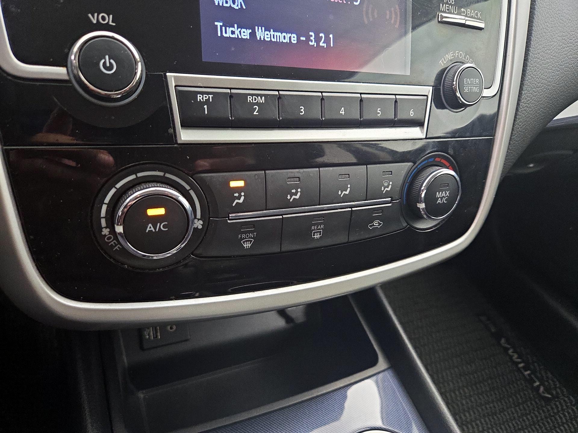 Thumbnail: 2018 Nissan Altima - 16