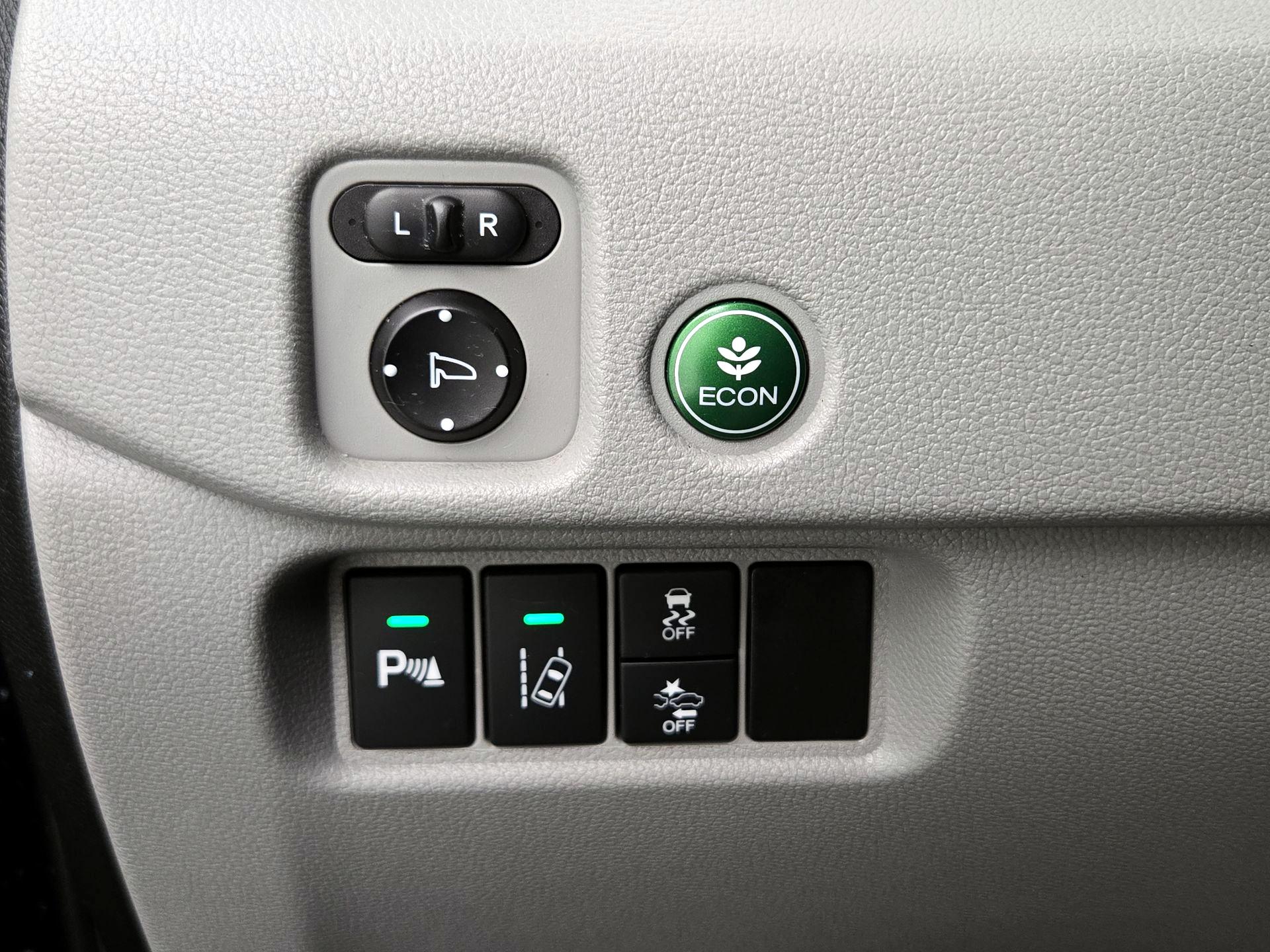 Thumbnail: 2016 Honda Pilot - 13