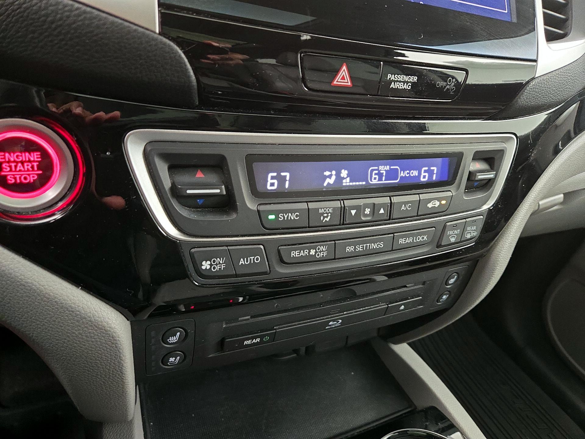 Thumbnail: 2016 Honda Pilot - 17