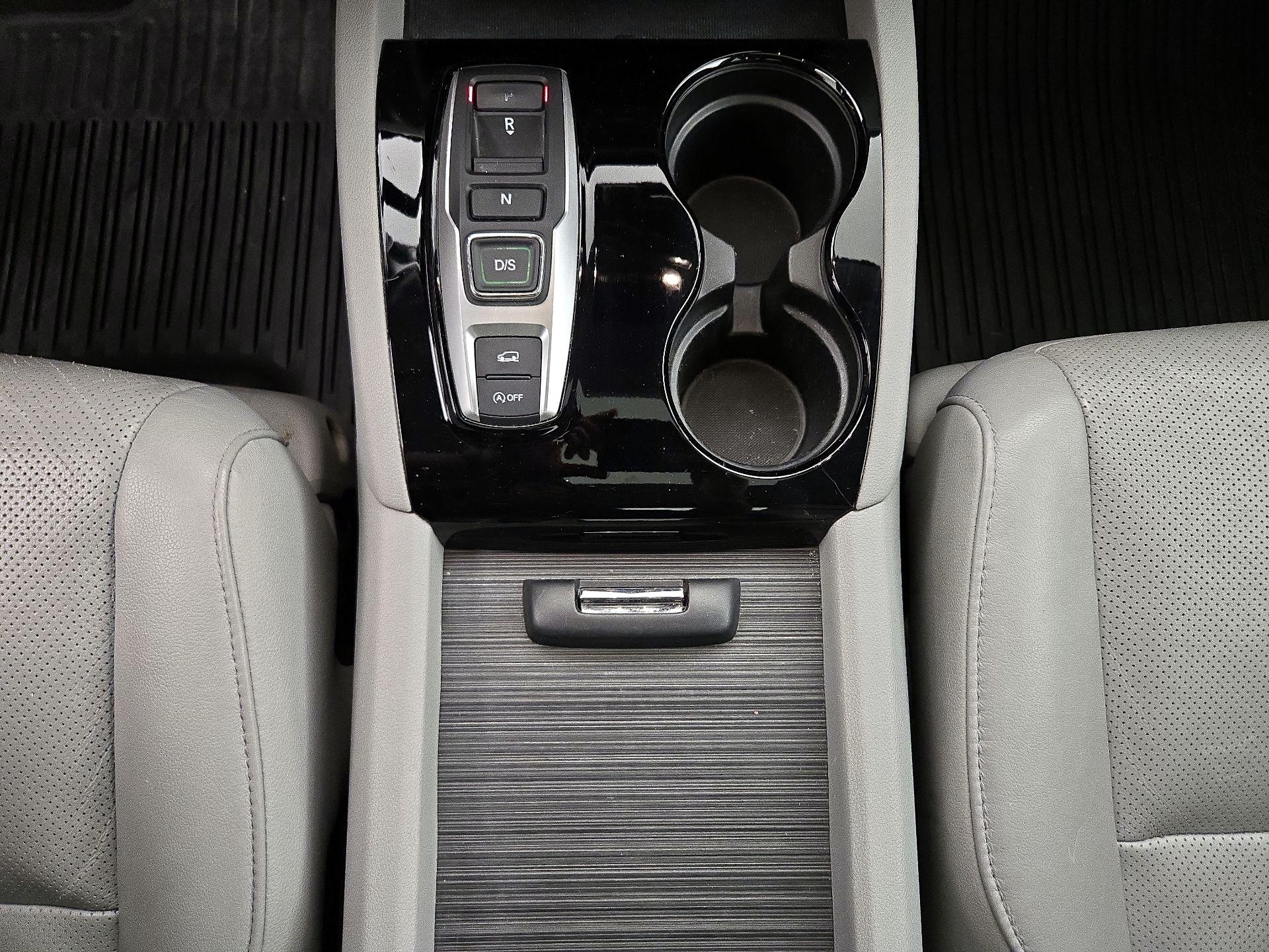 Thumbnail: 2016 Honda Pilot - 18