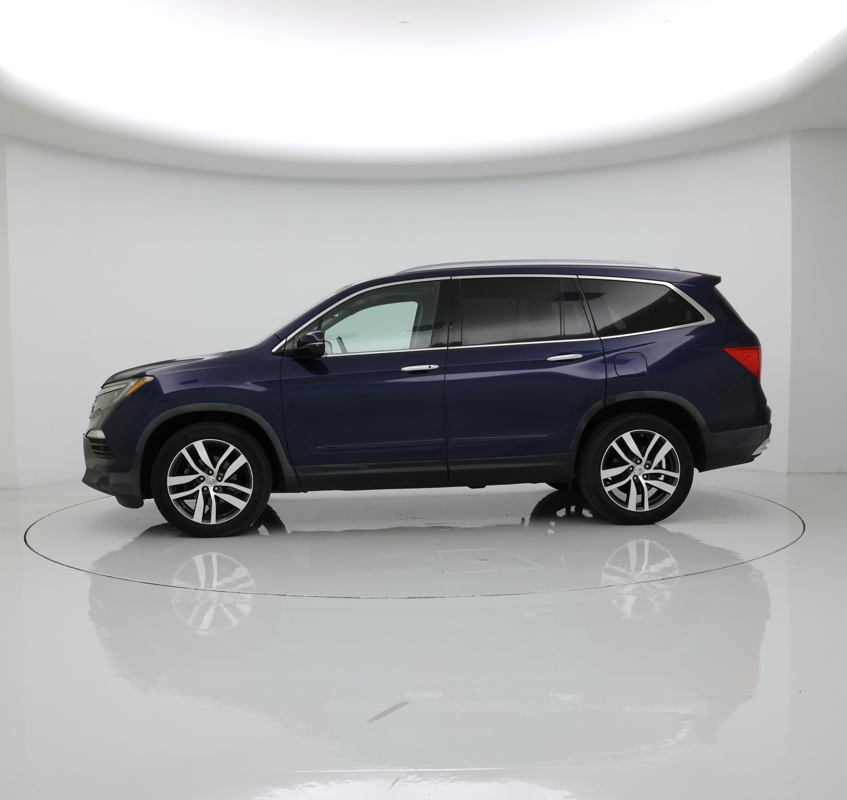 Thumbnail: 2016 Honda Pilot - 3
