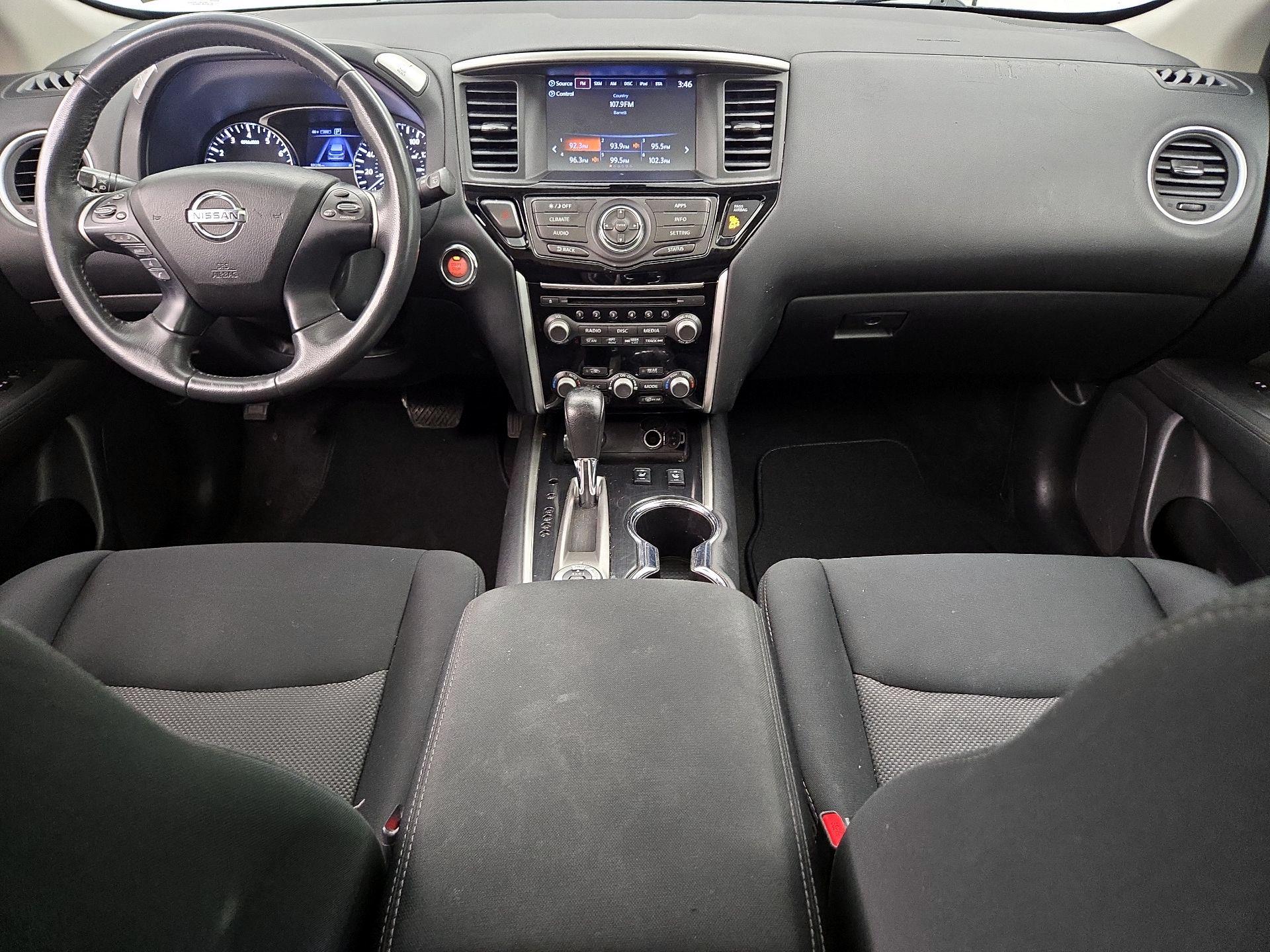 Thumbnail: 2017 Nissan Pathfinder - 9