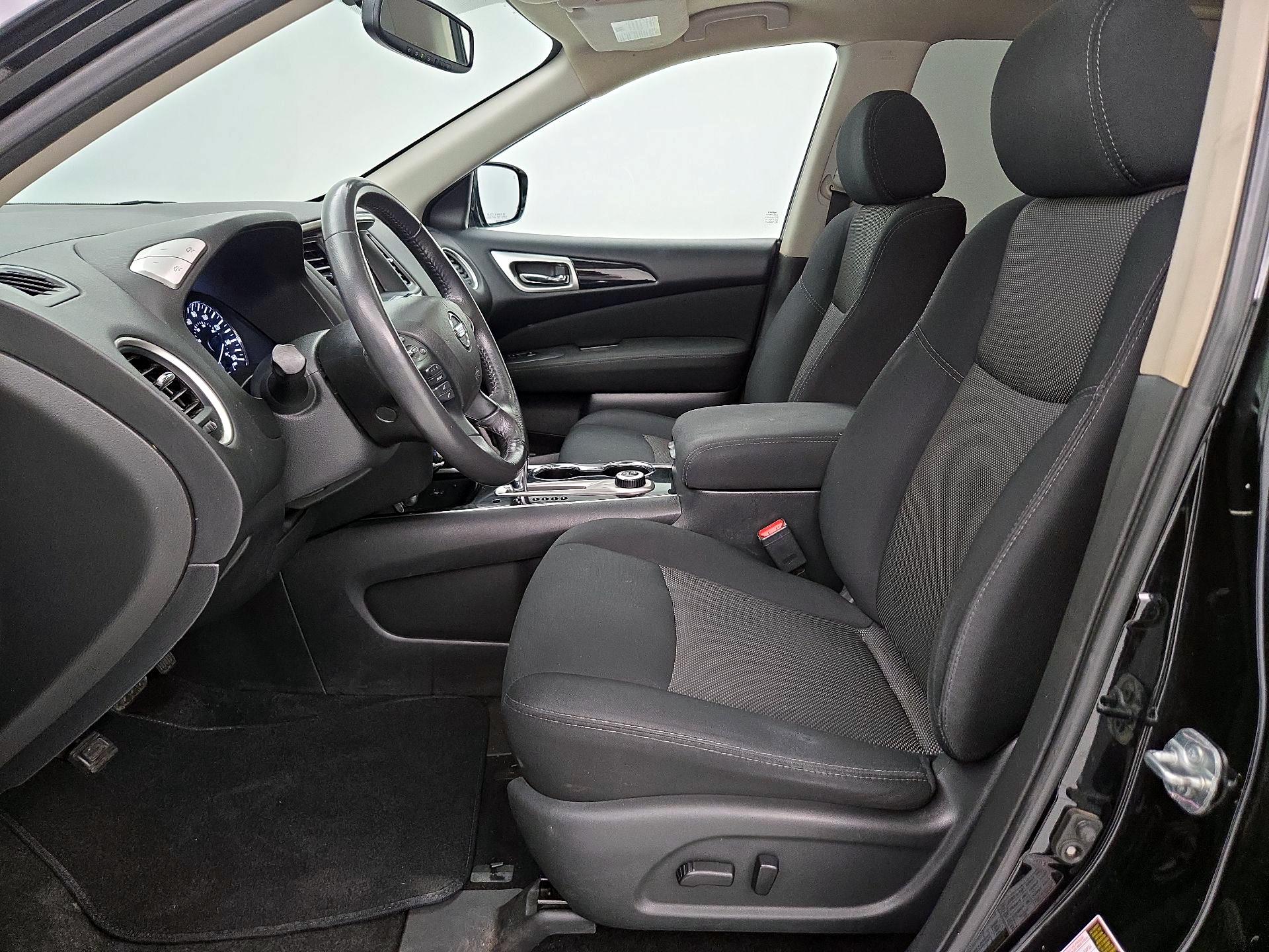 Thumbnail: 2017 Nissan Pathfinder - 11