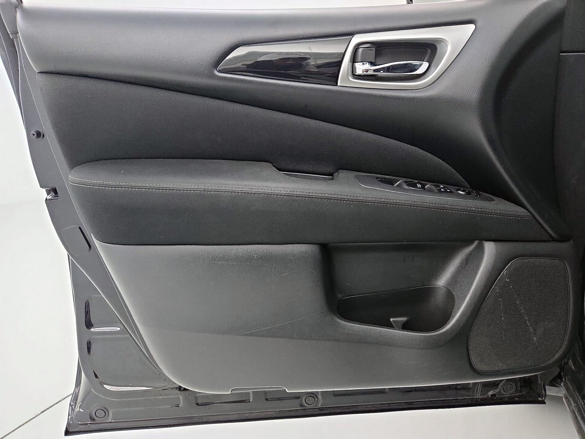 Thumbnail: 2017 Nissan Pathfinder - 12