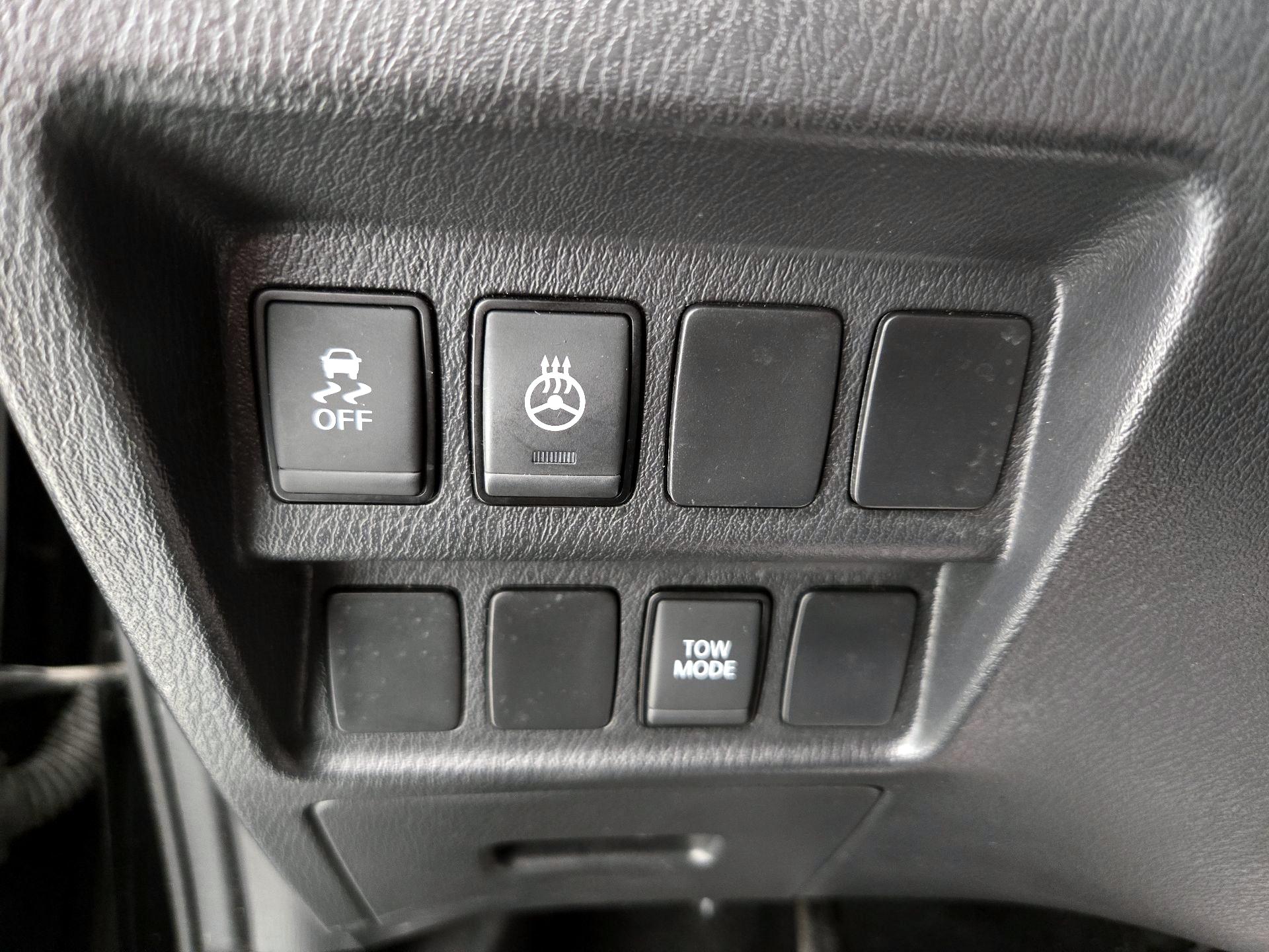 Thumbnail: 2017 Nissan Pathfinder - 13