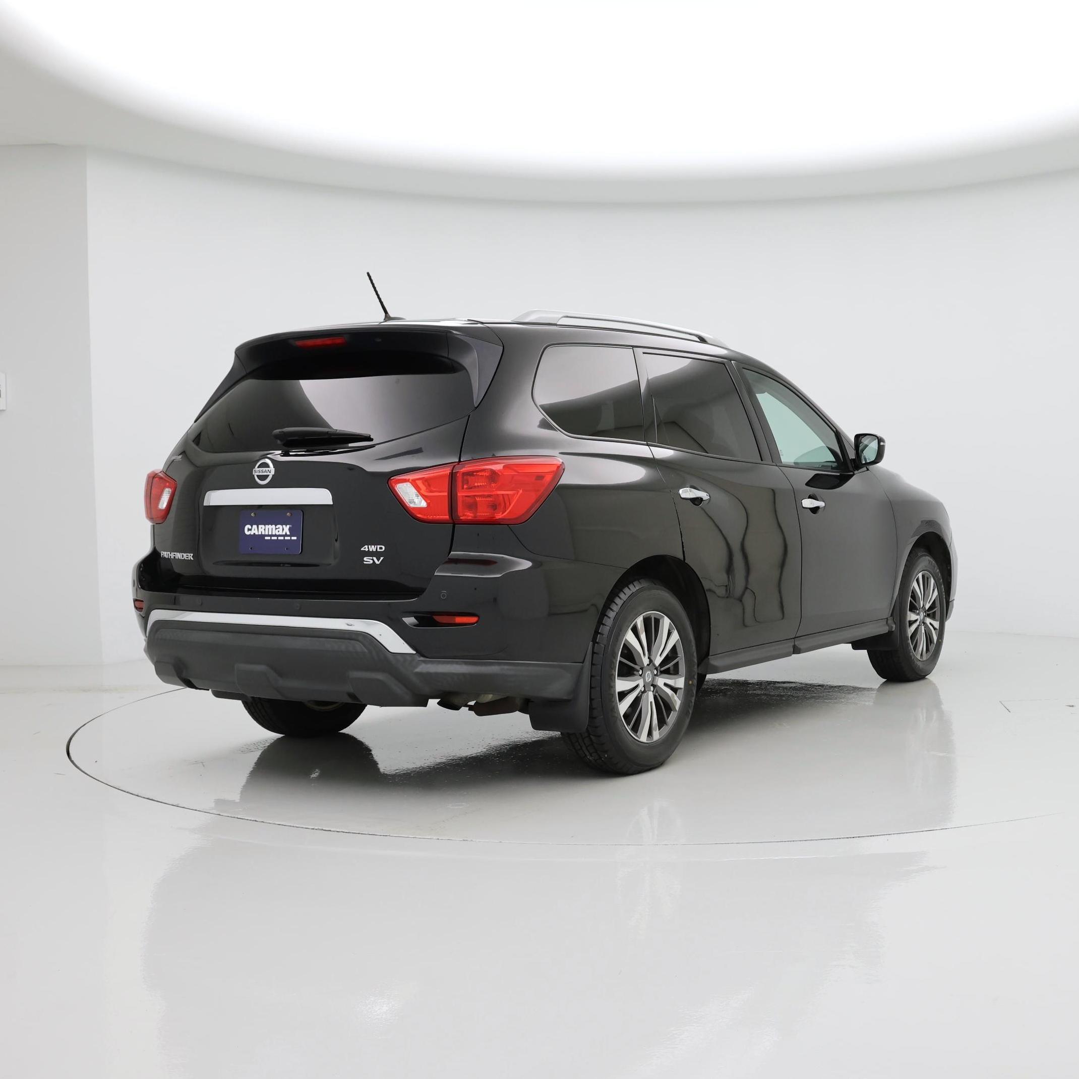 Thumbnail: 2017 Nissan Pathfinder - 8