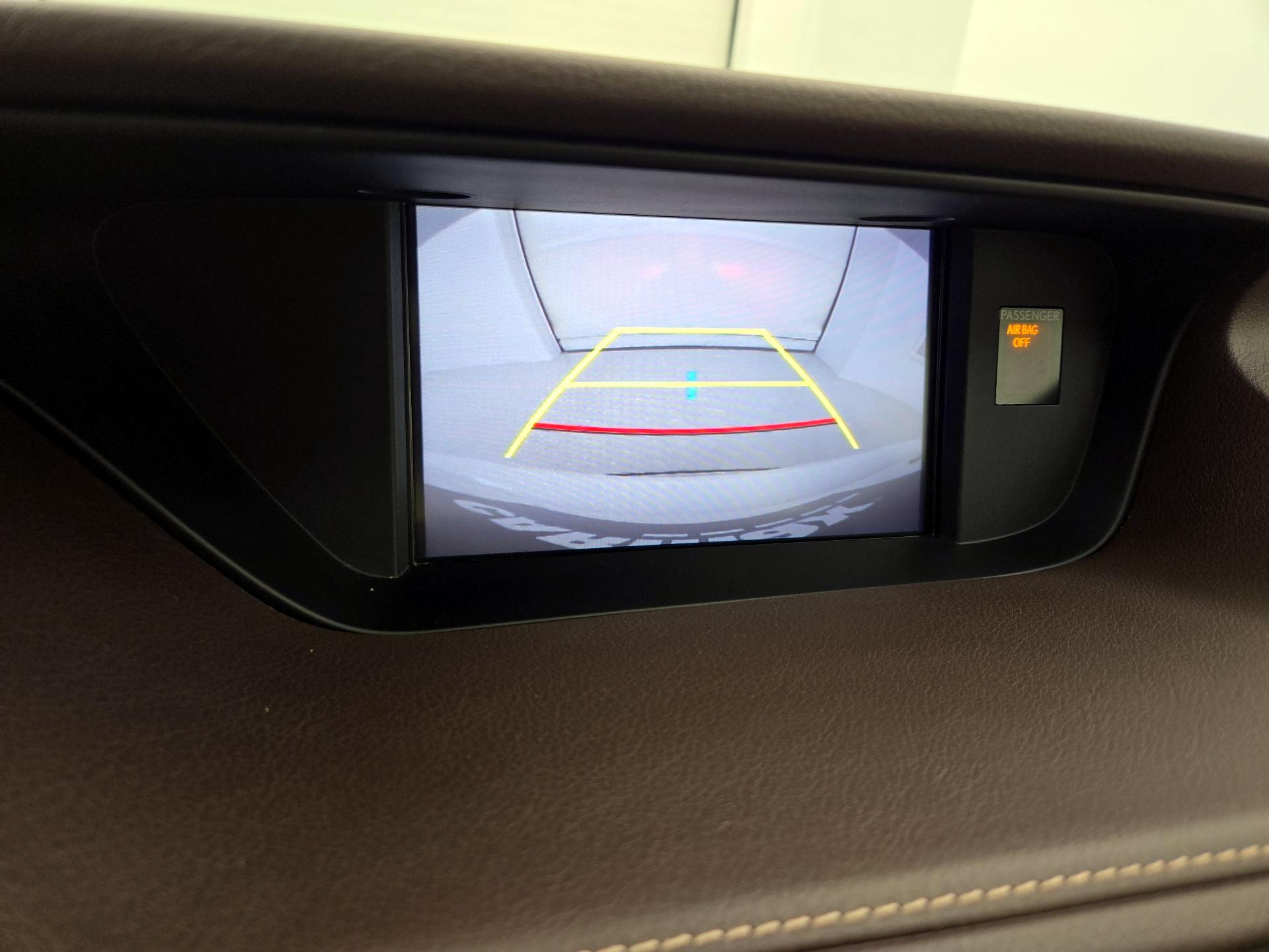 Thumbnail: 2017 Lexus ES - 14