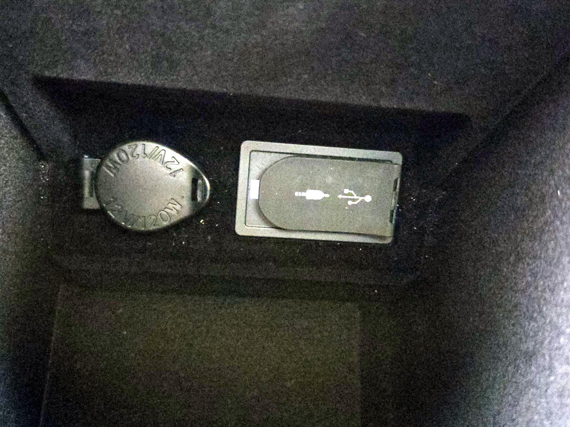 Thumbnail: 2017 Lexus ES - 18