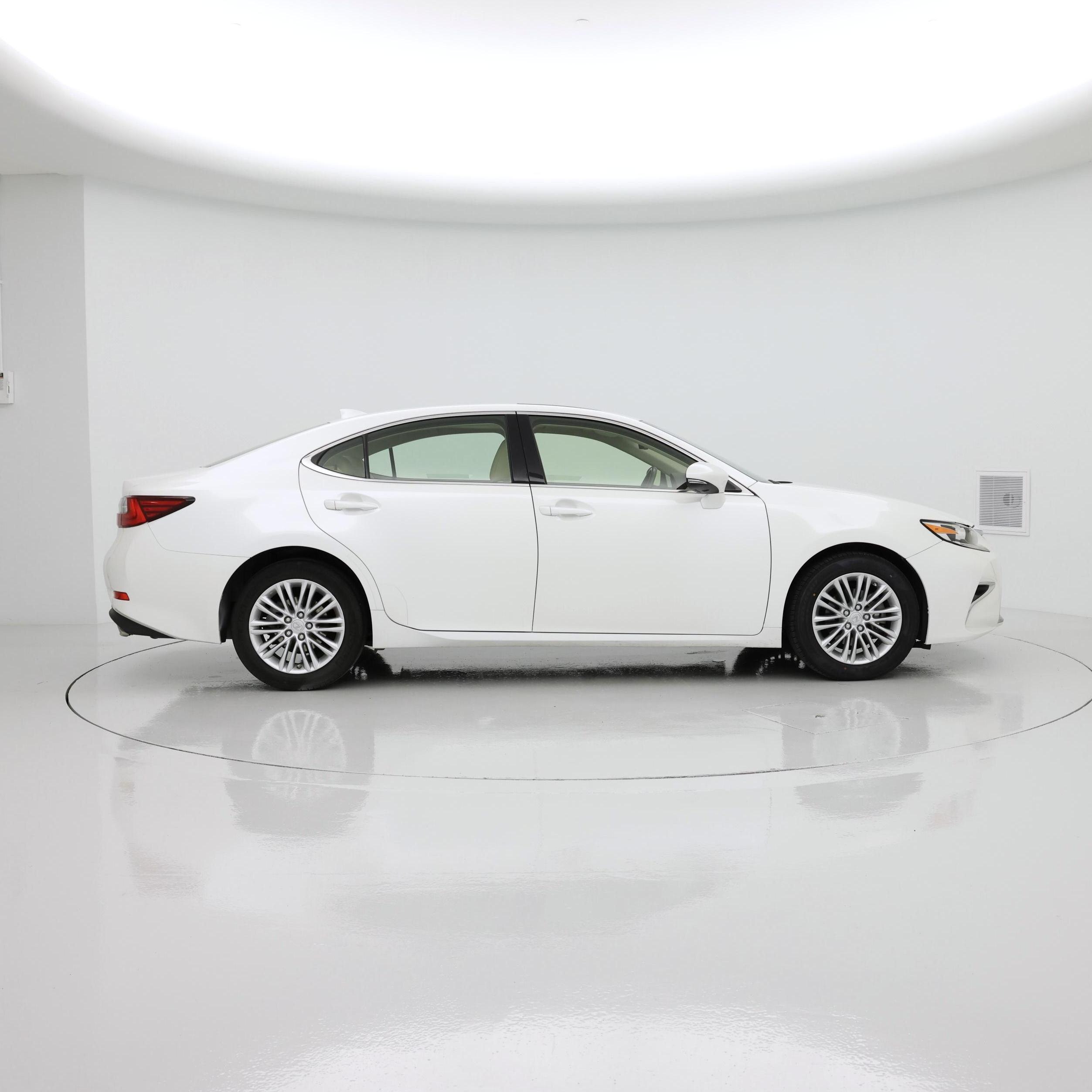 Thumbnail: 2017 Lexus ES - 7