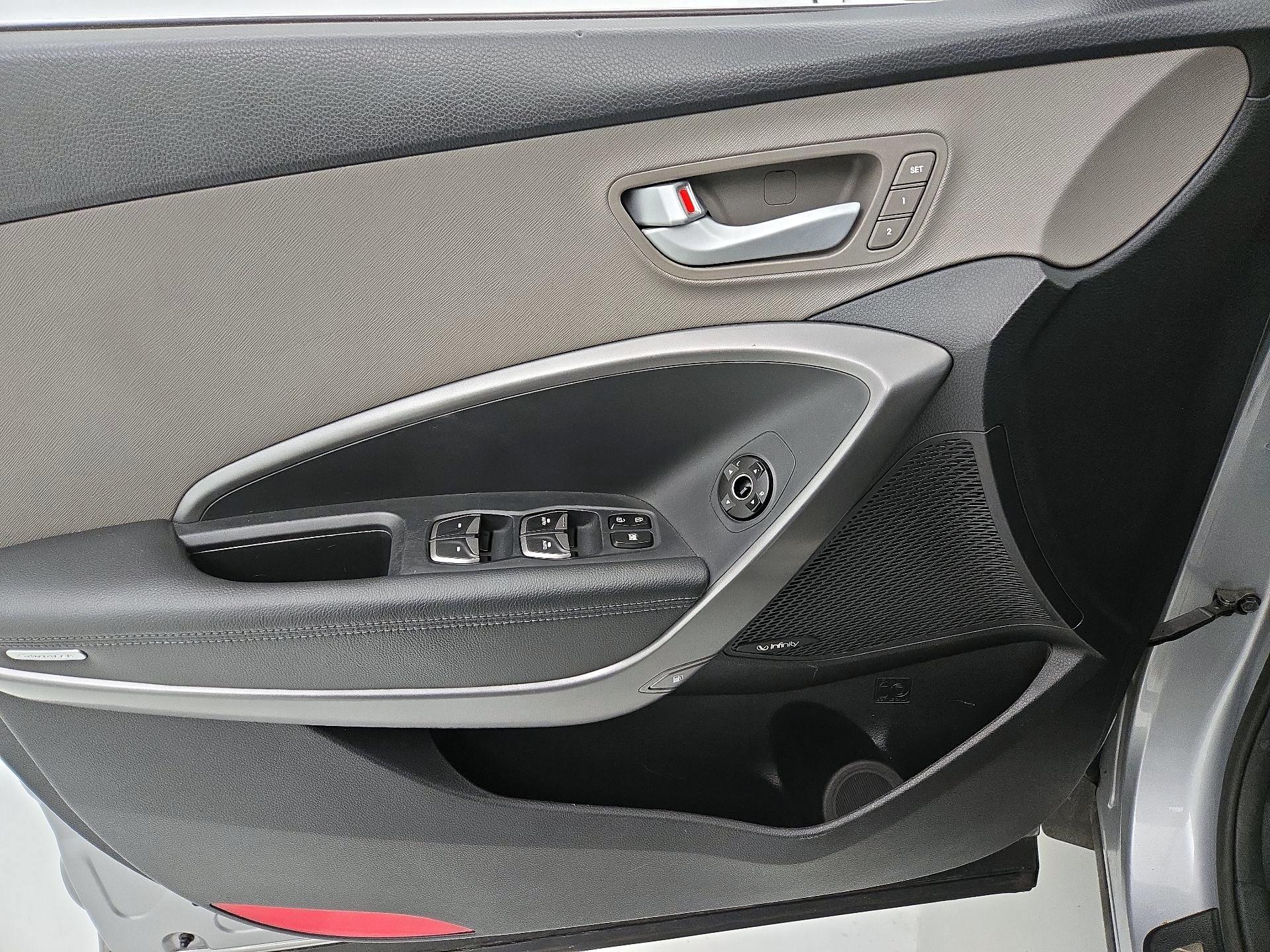 Thumbnail: 2016 Hyundai Santa Fe - 12