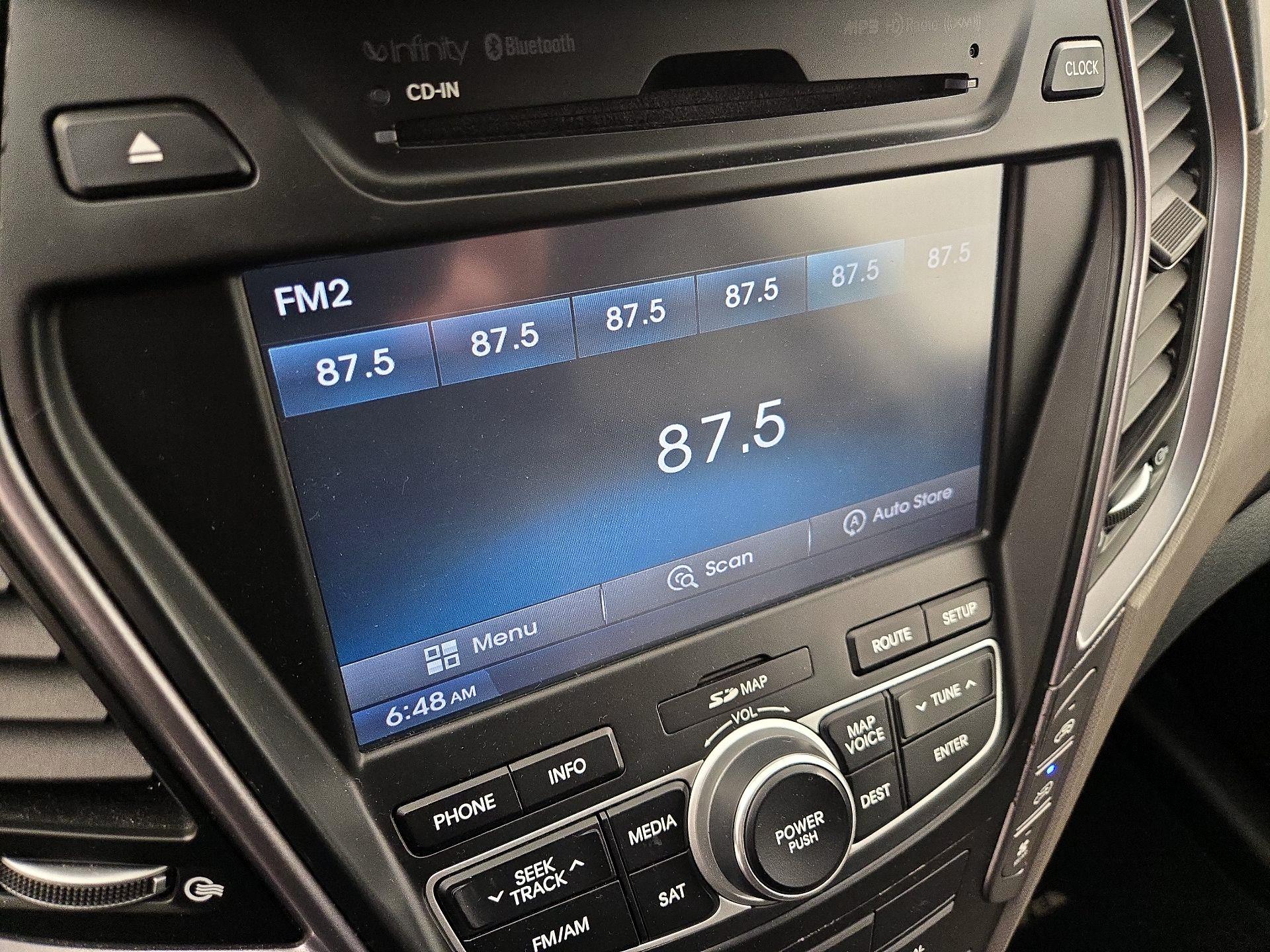 Thumbnail: 2016 Hyundai Santa Fe - 16