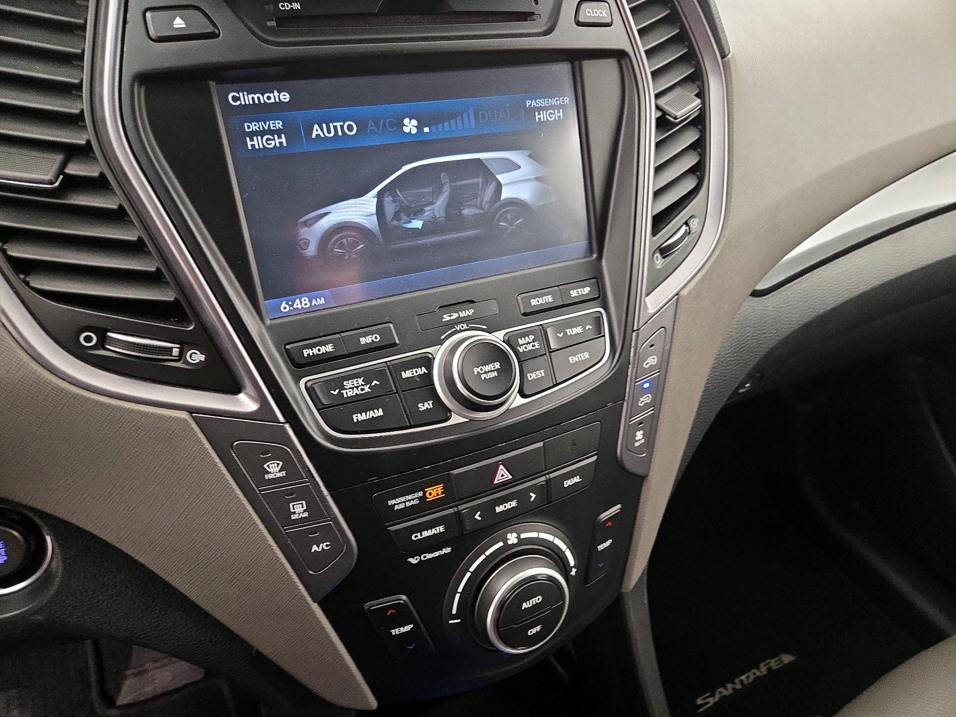 Thumbnail: 2016 Hyundai Santa Fe - 17