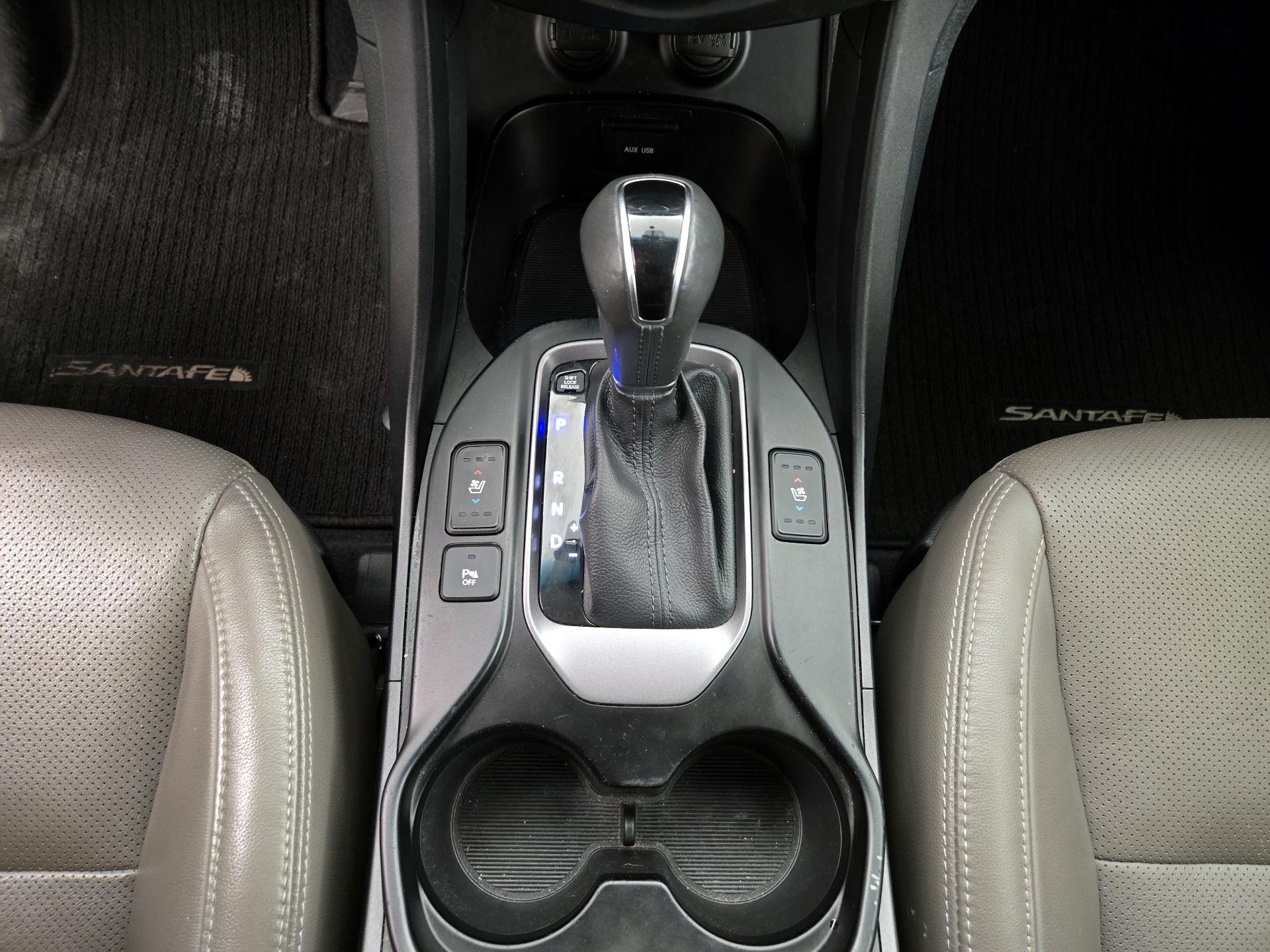 Thumbnail: 2016 Hyundai Santa Fe - 18