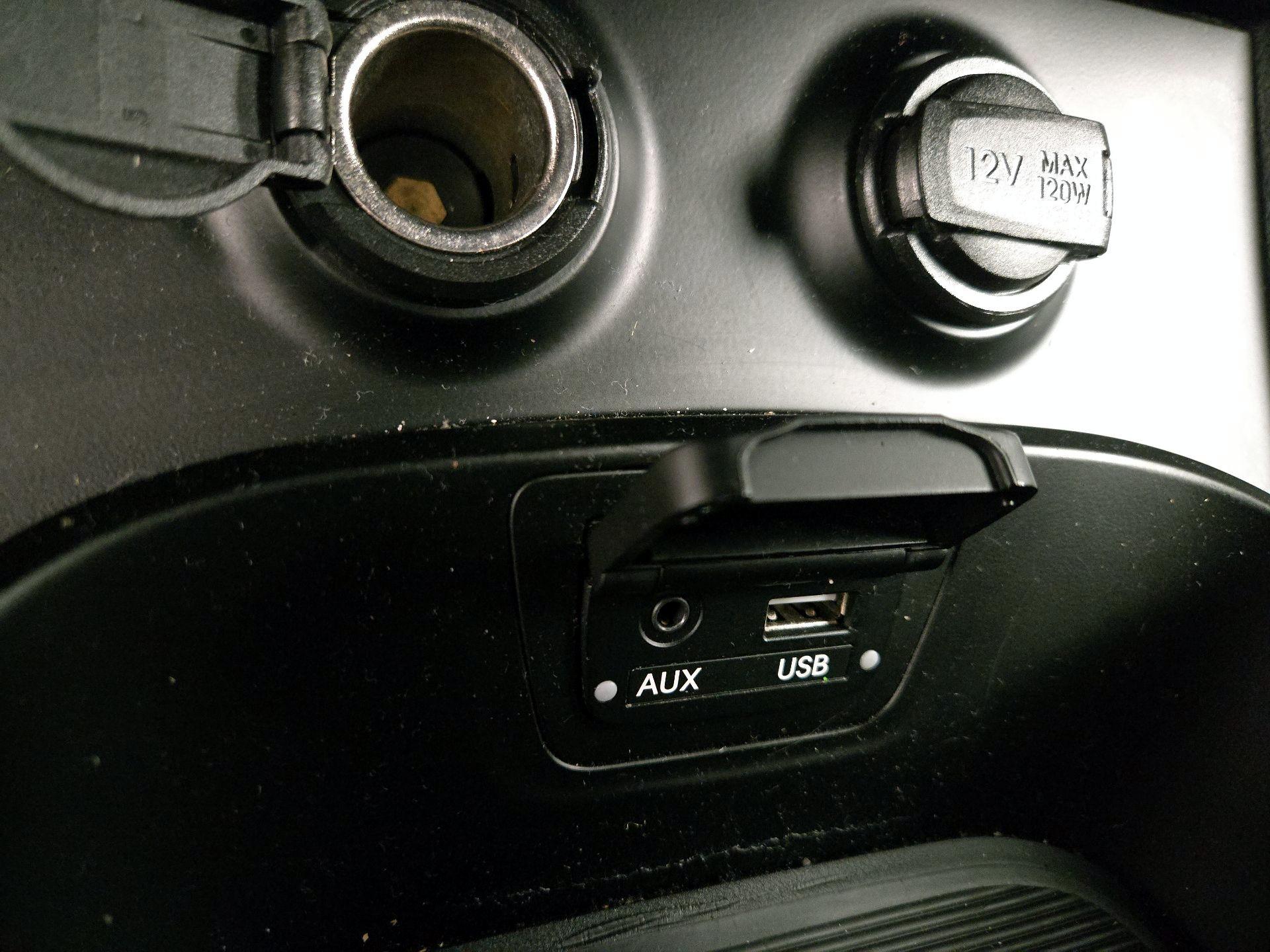 Thumbnail: 2016 Hyundai Santa Fe - 19