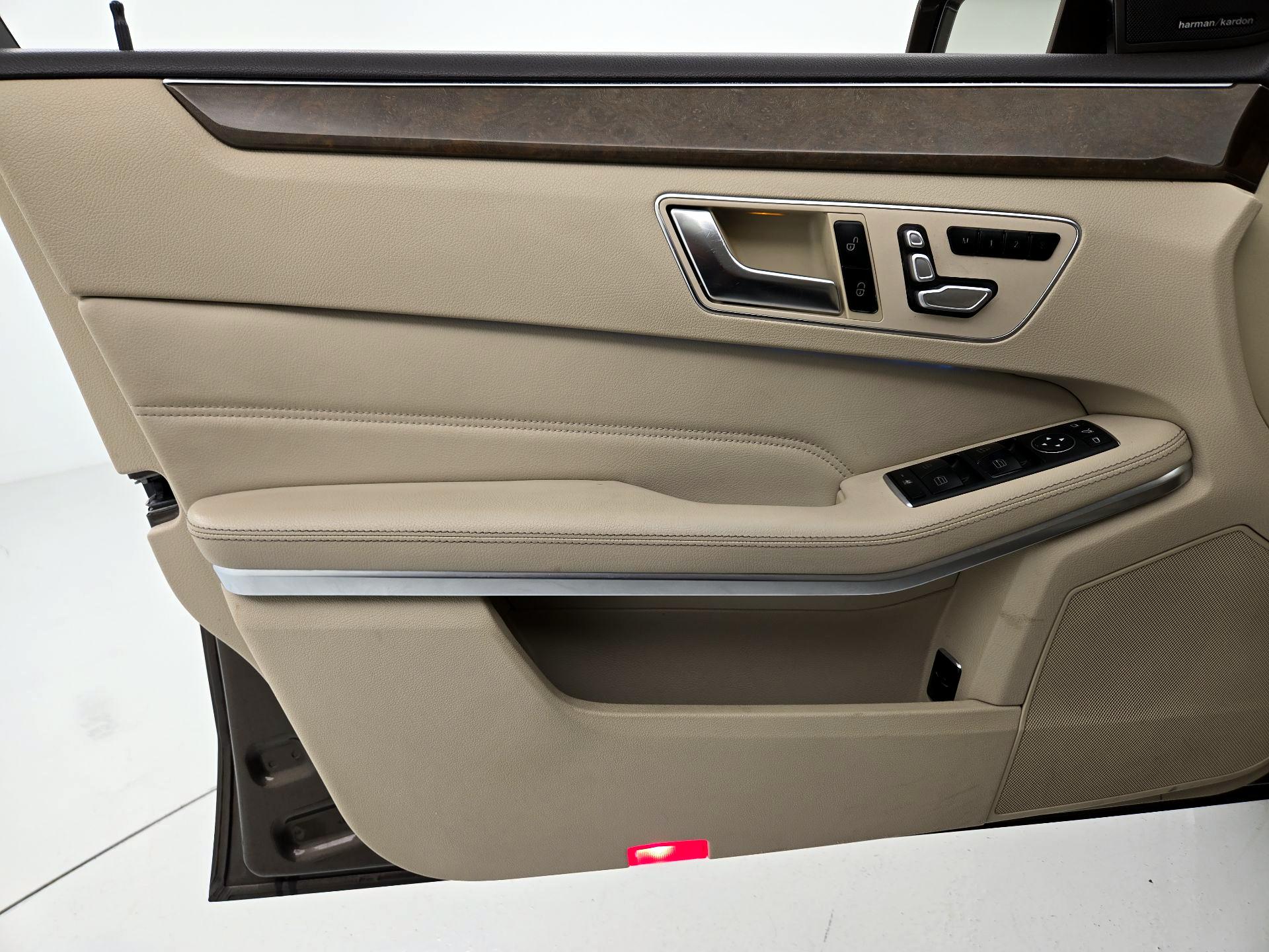 Thumbnail: 2016 Mercedes-Benz E-Class - 12