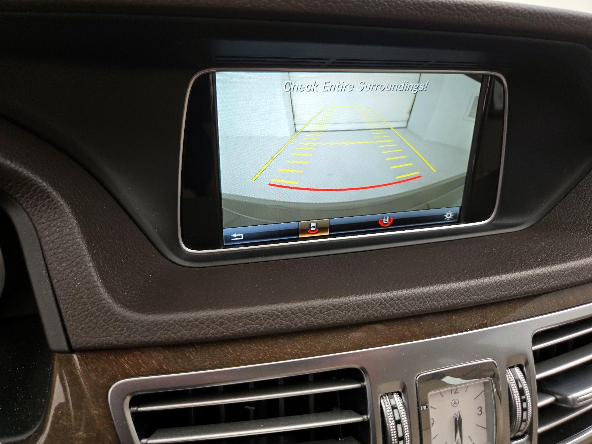 Thumbnail: 2016 Mercedes-Benz E-Class - 15