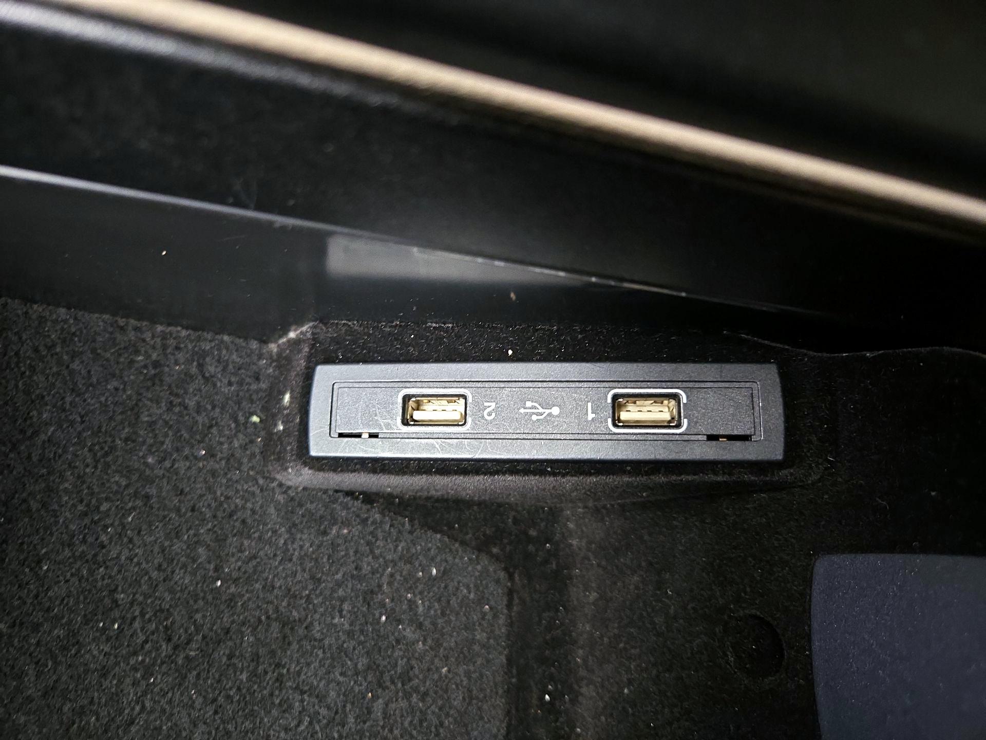 Thumbnail: 2016 Mercedes-Benz E-Class - 19