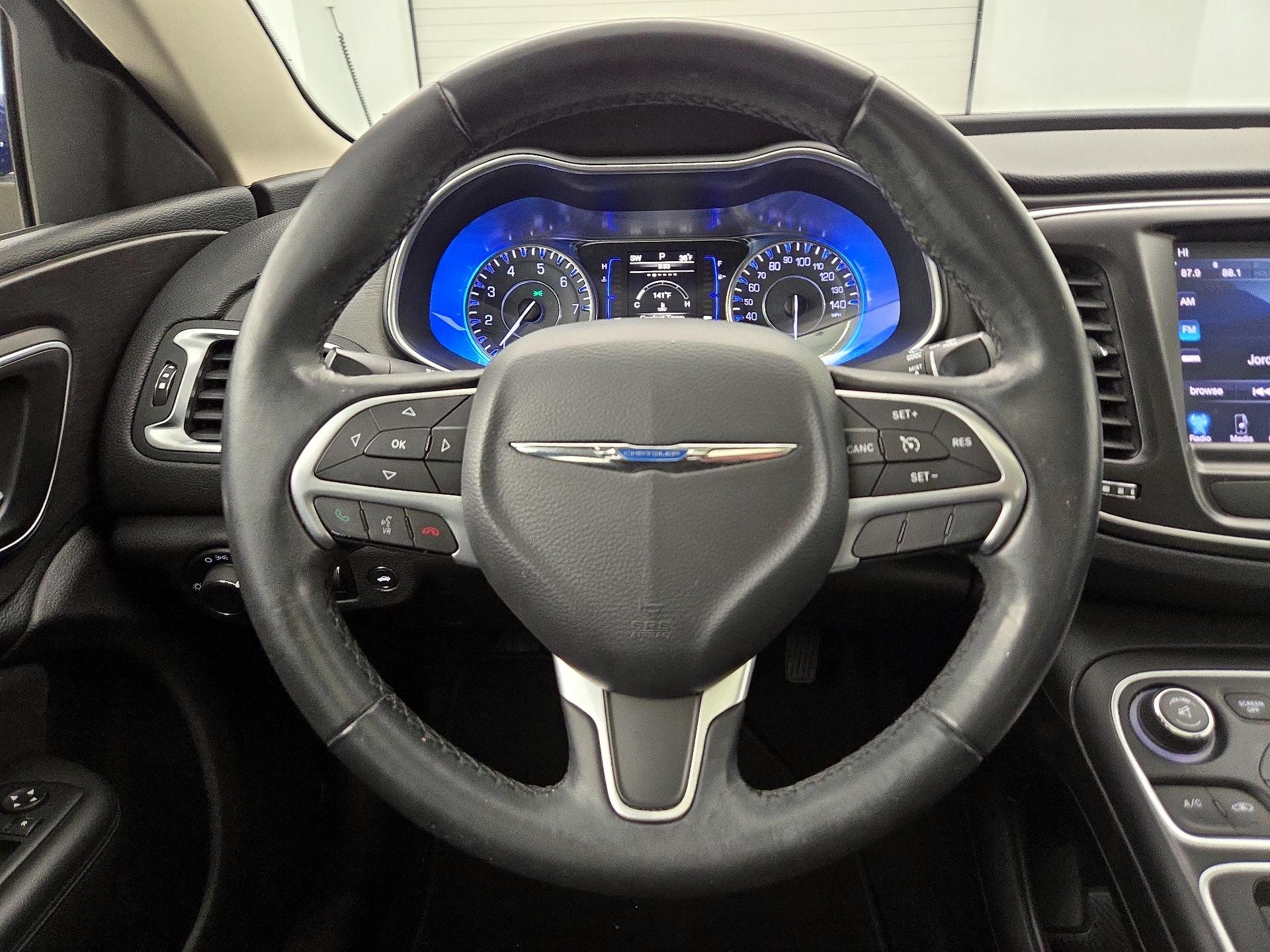 Thumbnail: 2016 Chrysler 200 - 10
