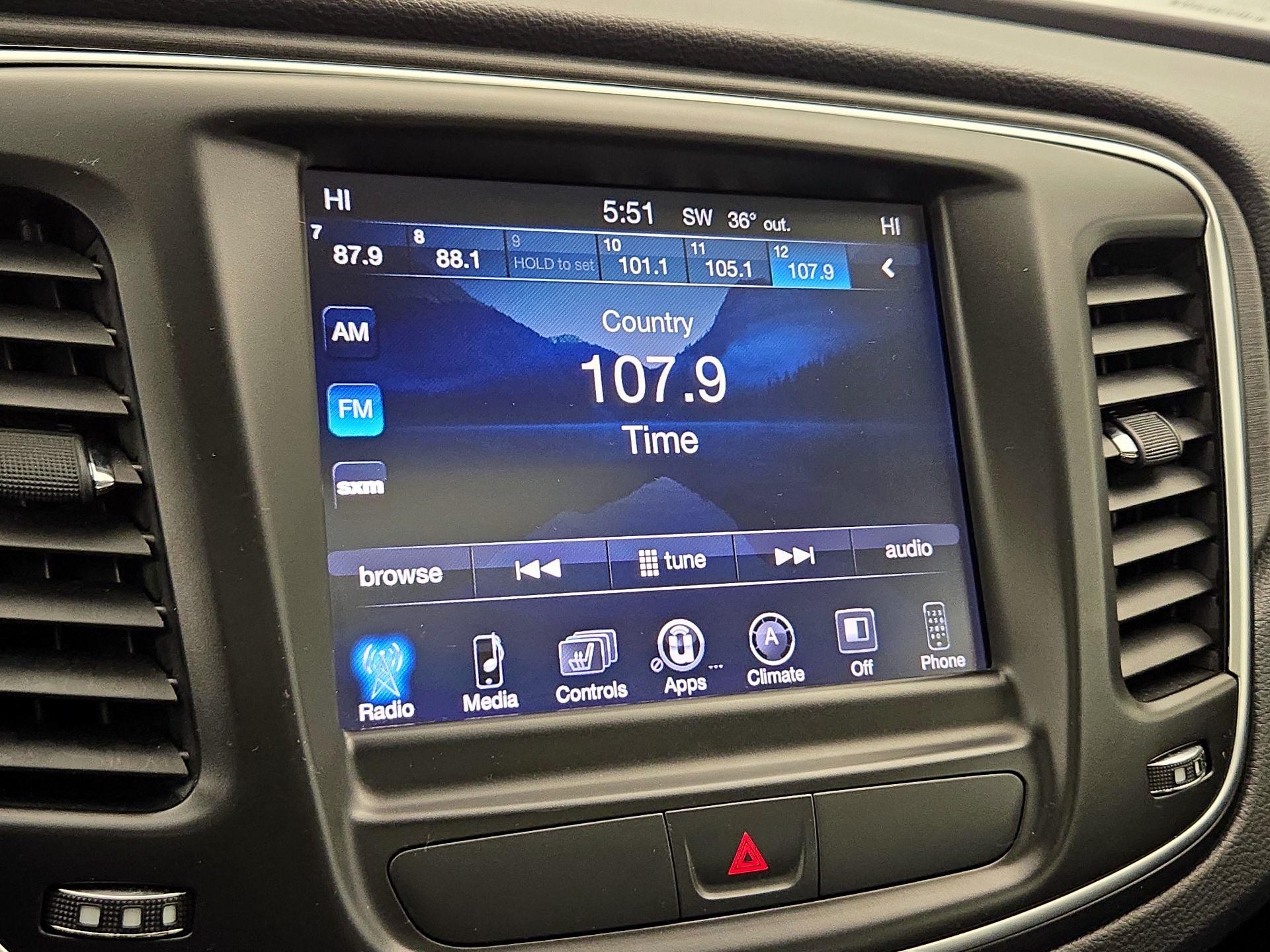 Thumbnail: 2016 Chrysler 200 - 15