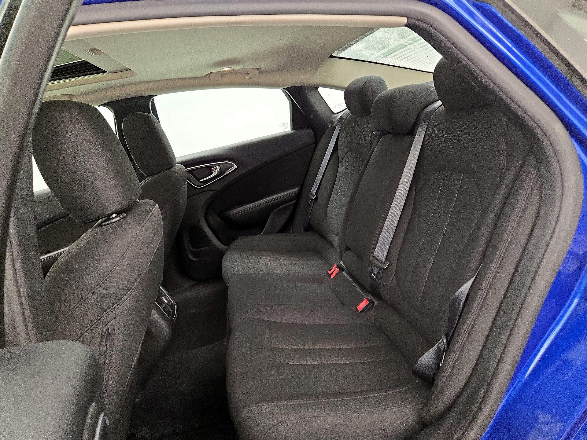 Thumbnail: 2016 Chrysler 200 - 20