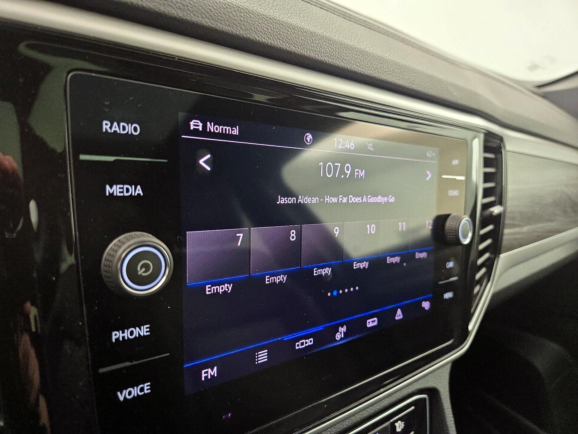 Thumbnail: 2022 Volkswagen Atlas - 15