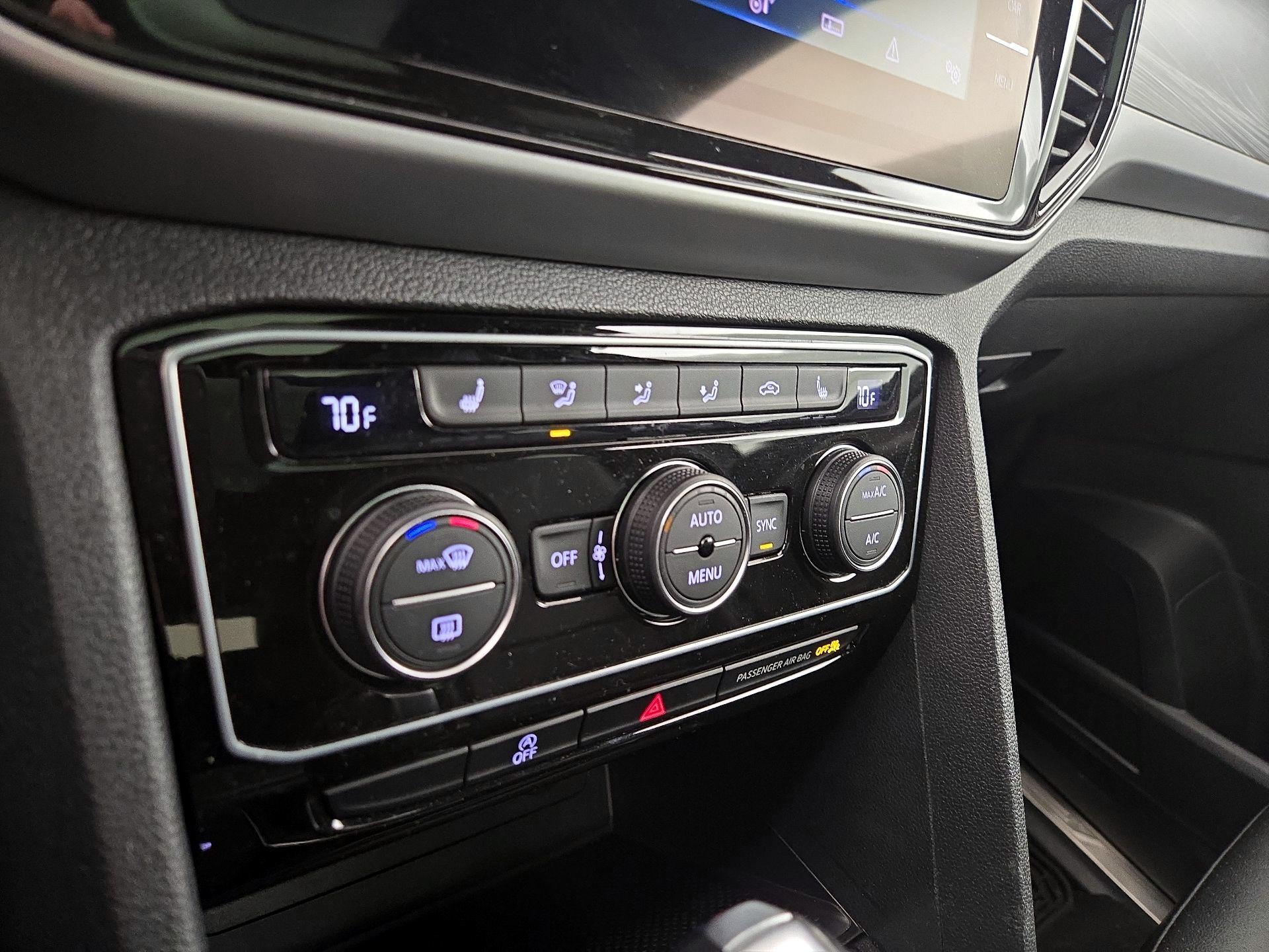 Thumbnail: 2022 Volkswagen Atlas - 16