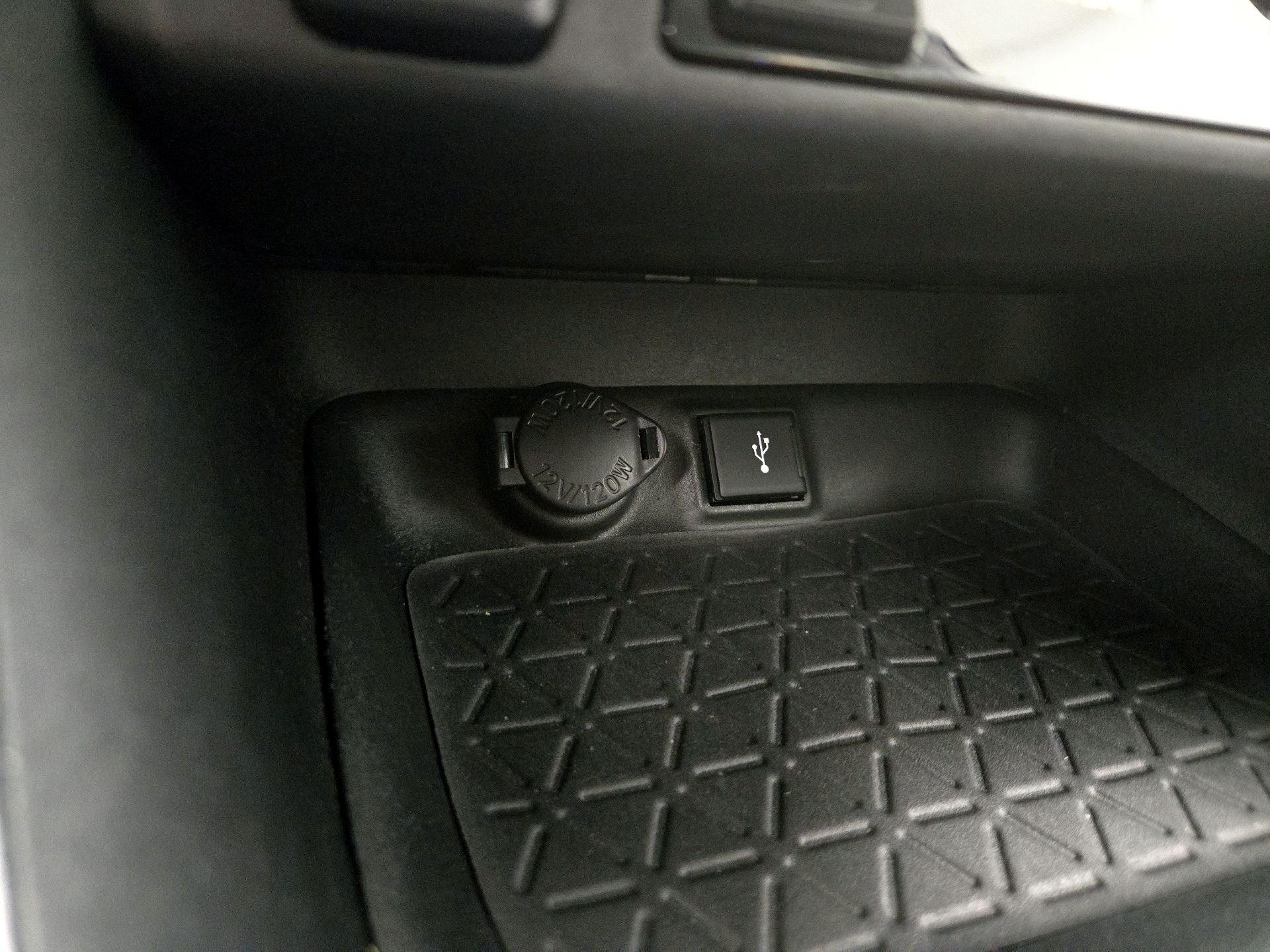 Thumbnail: 2020 Toyota RAV4 - 18