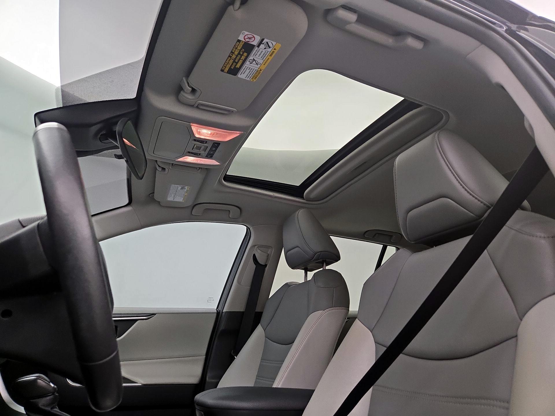 Thumbnail: 2020 Toyota RAV4 - 19