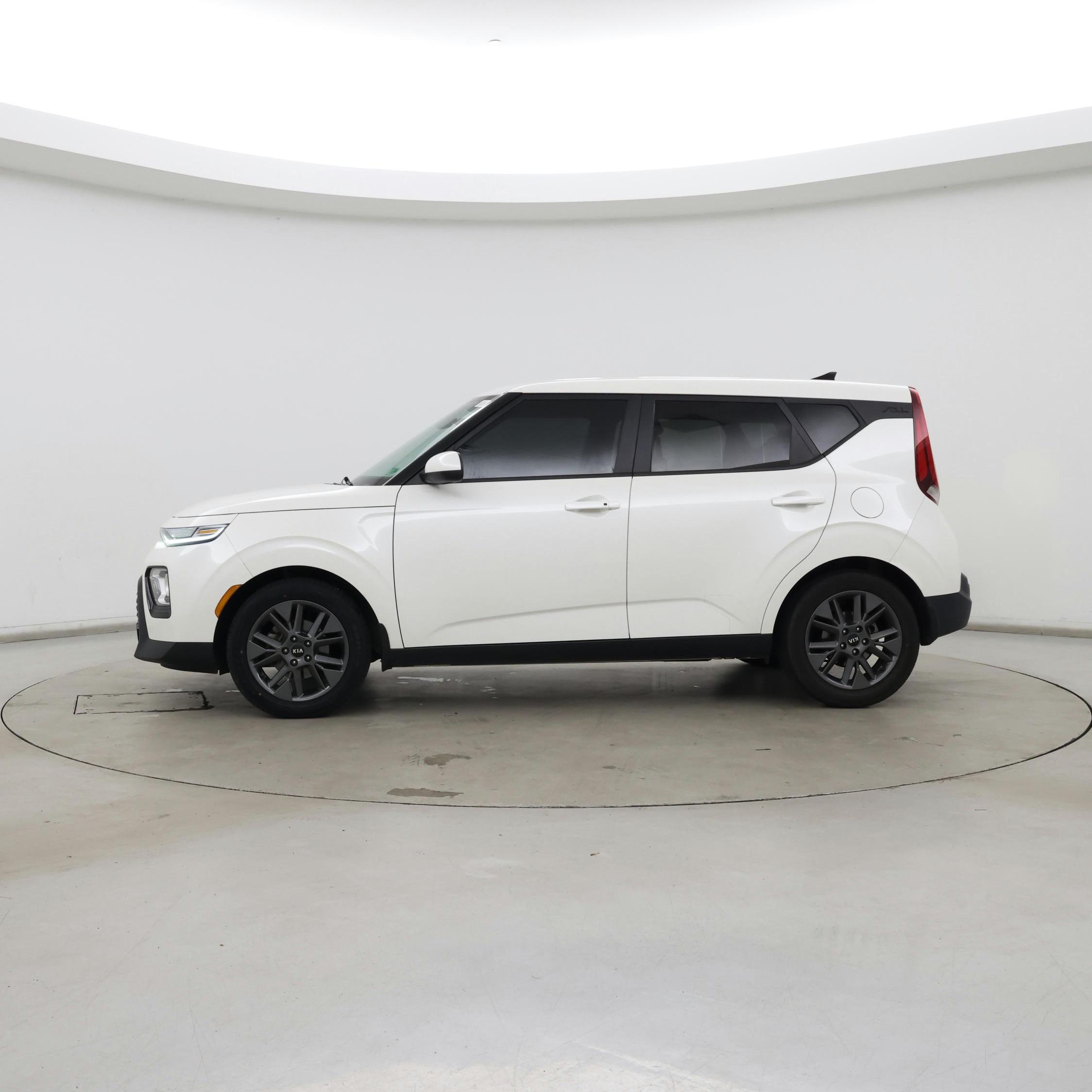Thumbnail: 2020 Kia Soul - 3