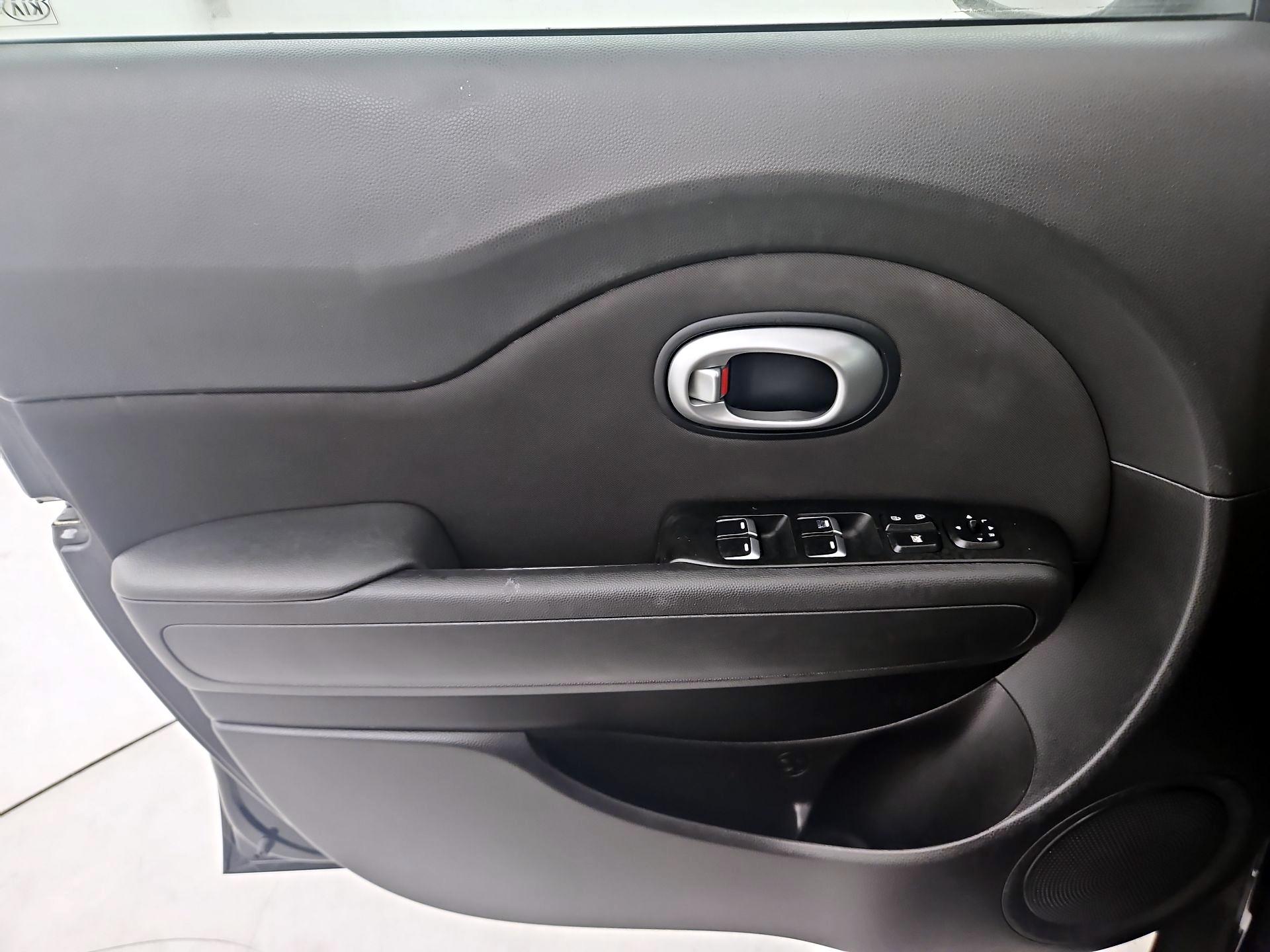 Thumbnail: 2019 Kia Soul - 12